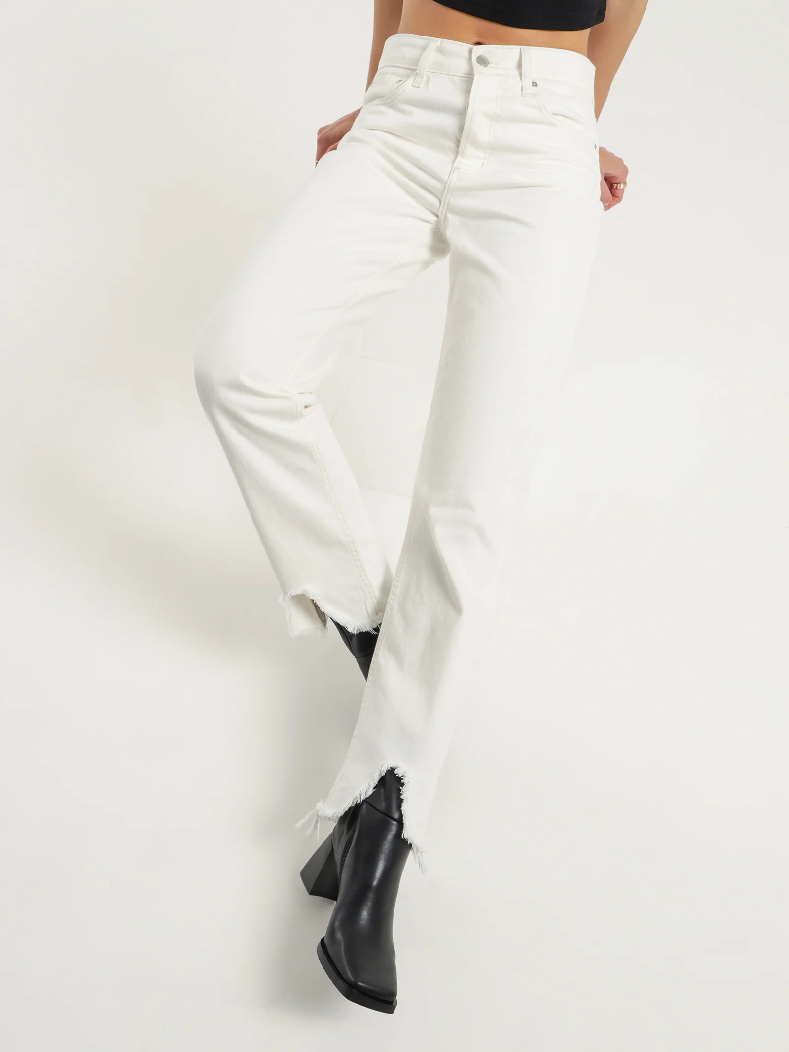Agnes Jeans - Image 4
