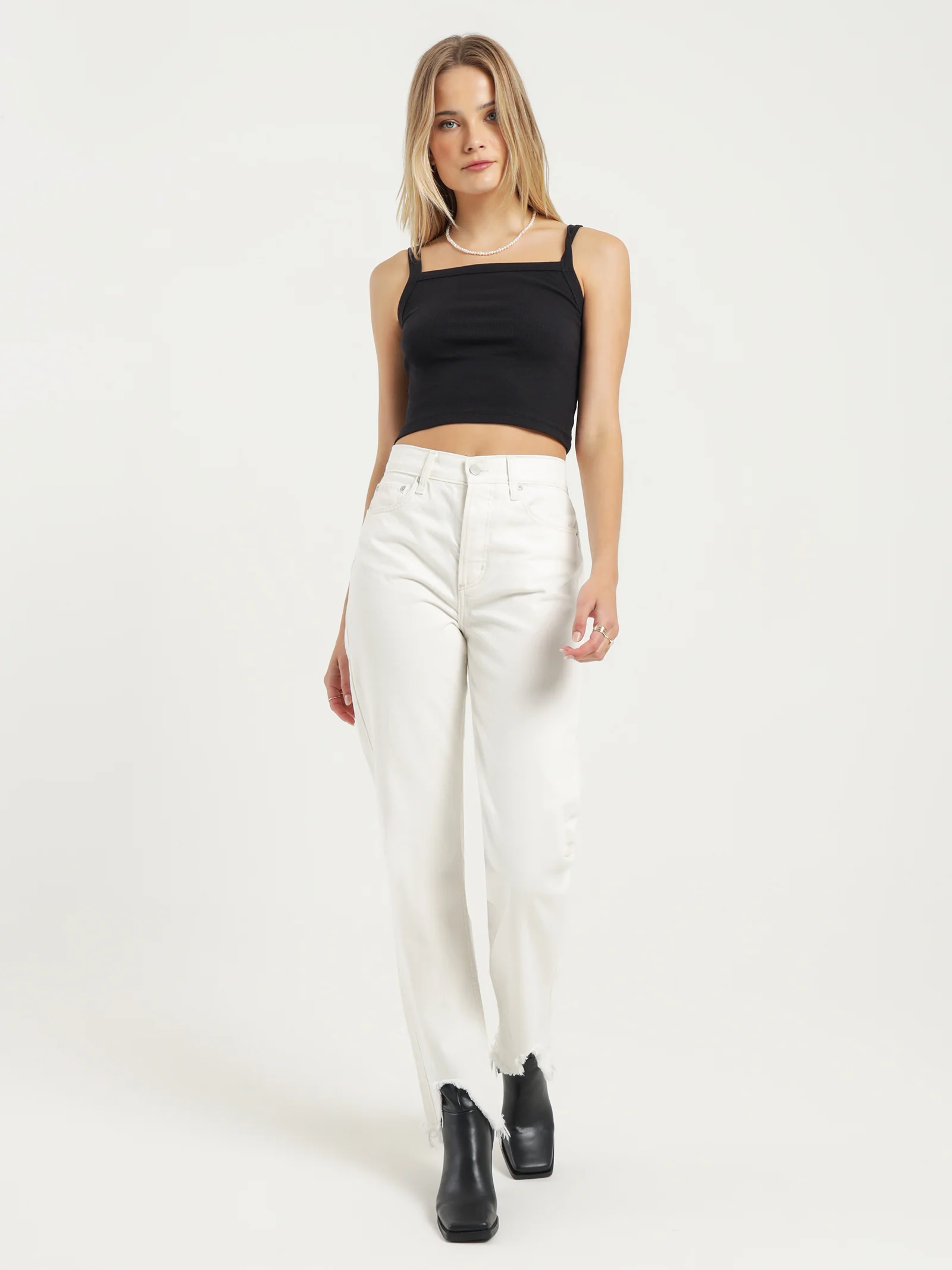 Agnes Jeans - Image 5
