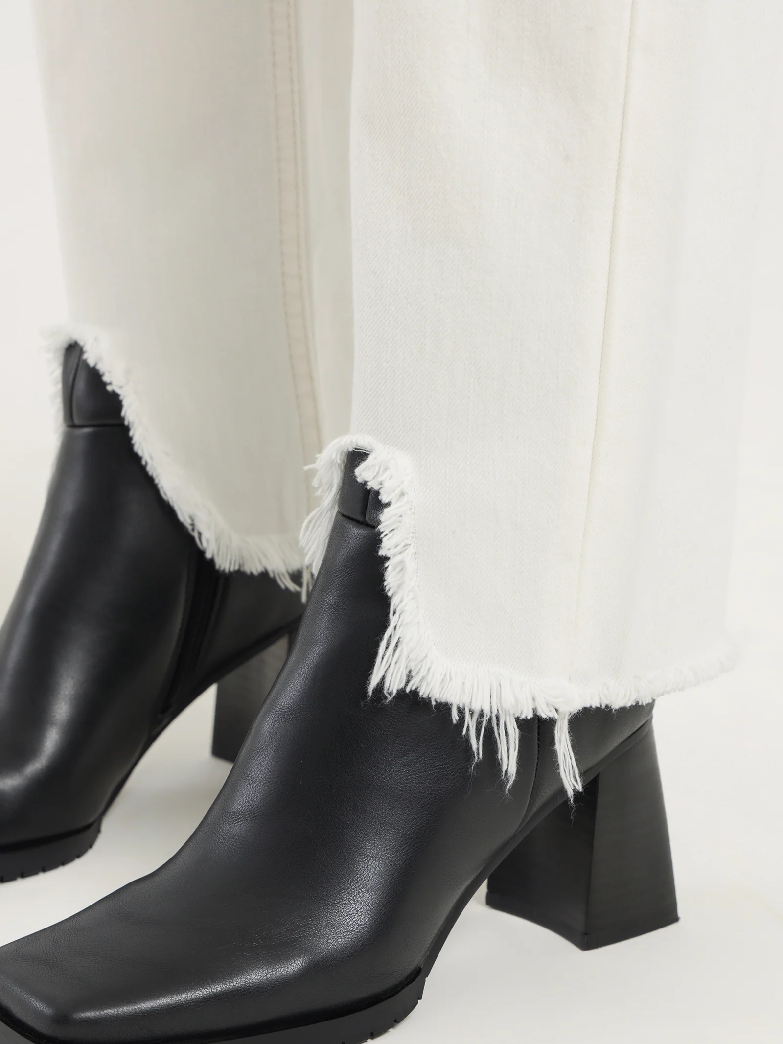 Agnes Jeans - Image 6