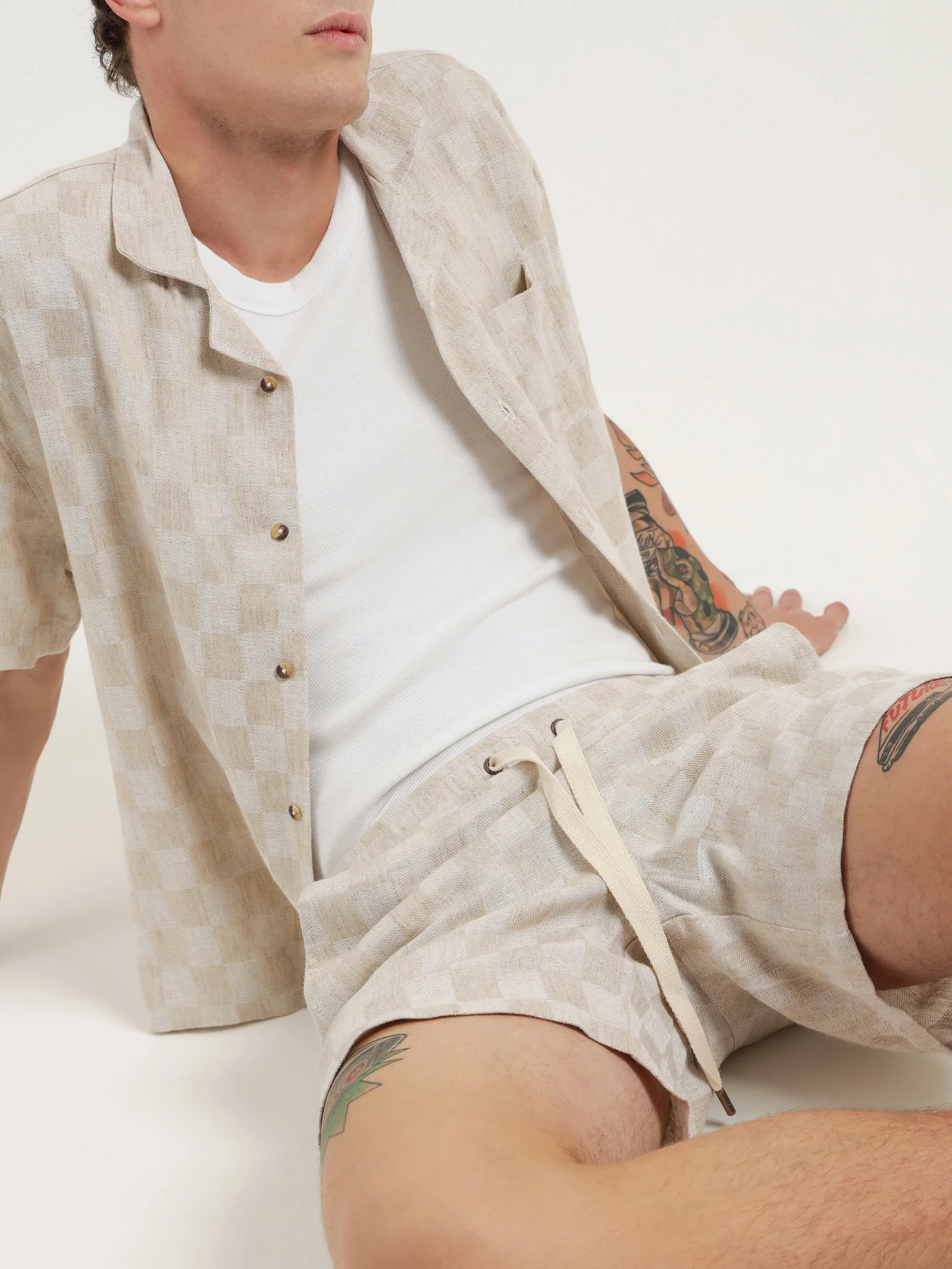 Anders Linen Shorts - Image 4