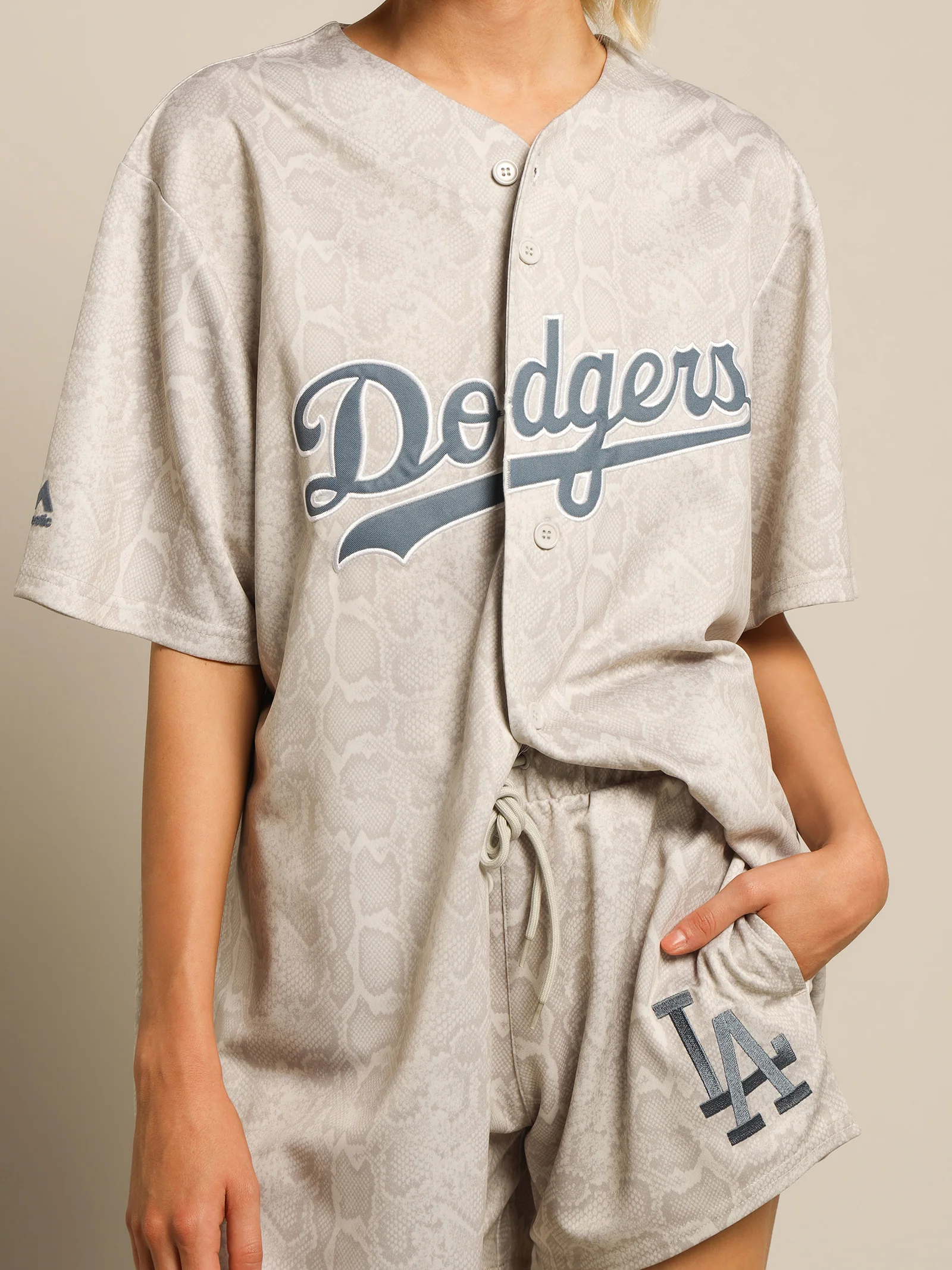 Animal Wordmark LA Dodgers Replica Jersey - Image 4