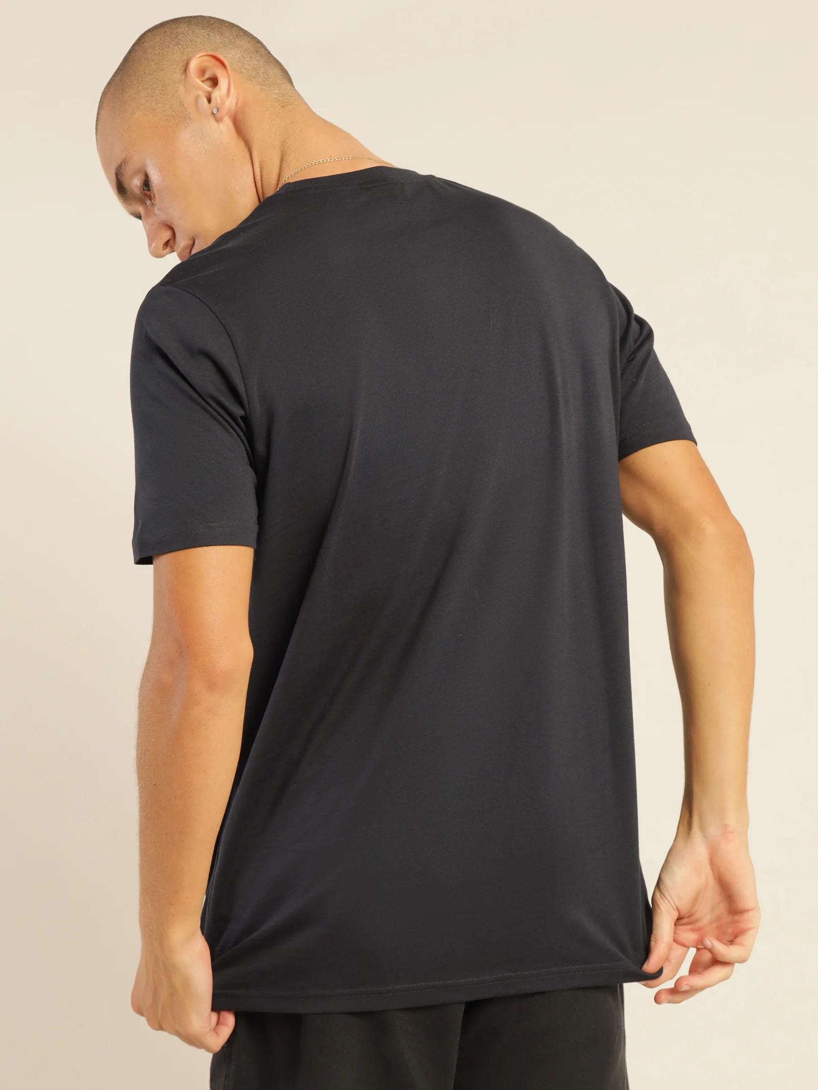 Aprel T-Shirt - Image 5