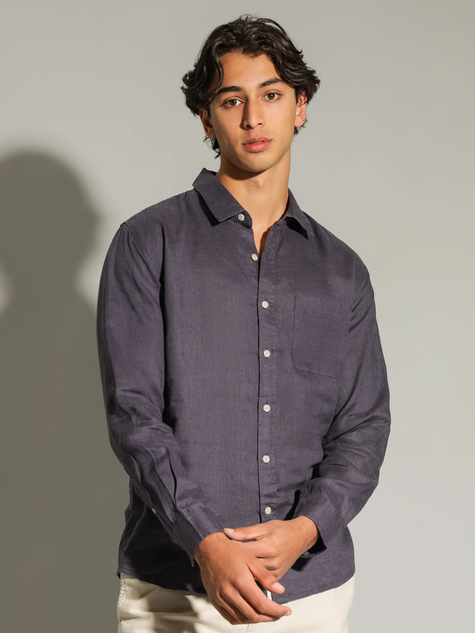 Nero Linen Long Sleeve T-Shirt - Image 3