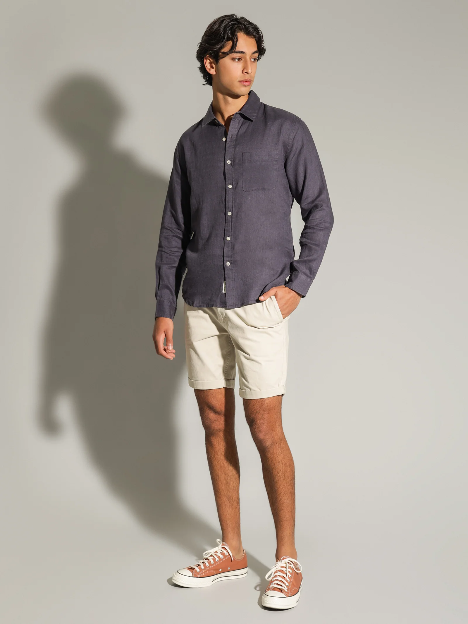 Nero Linen Long Sleeve T-Shirt - Image 4