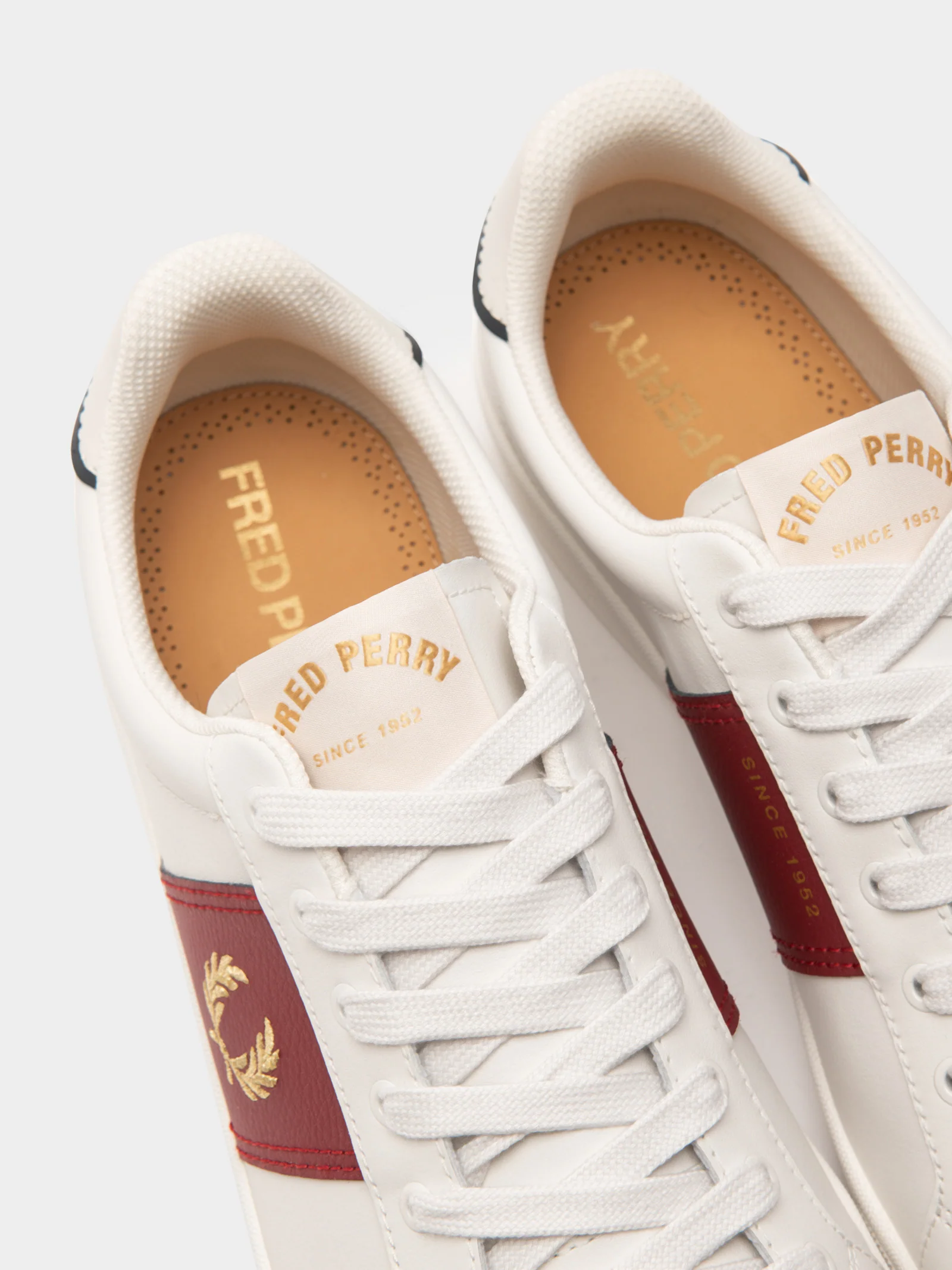 B721 Gold Detail Leather Sneaker - Image 4