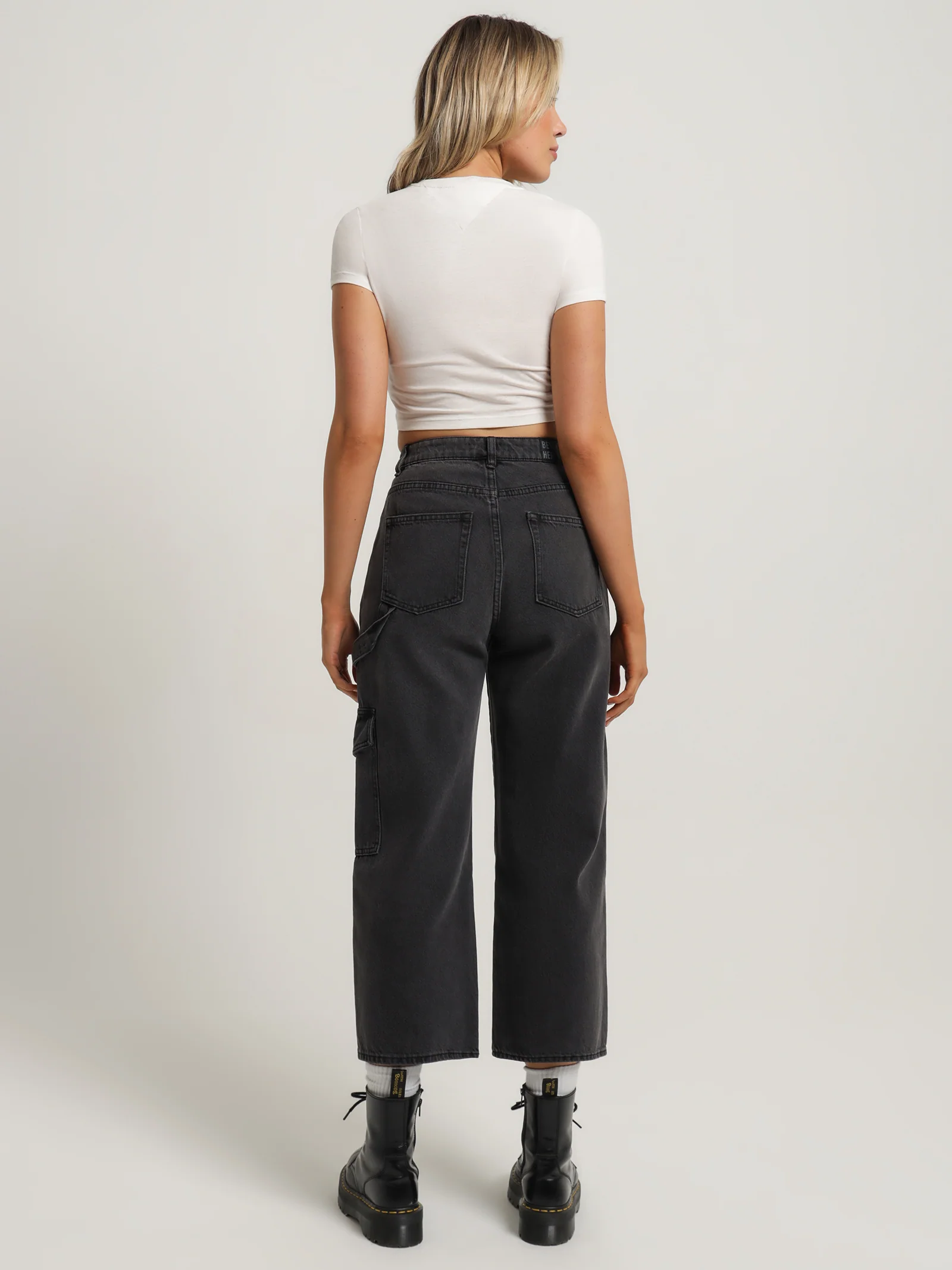 Baby Crop Essential Logo T-Shirt - Image 5