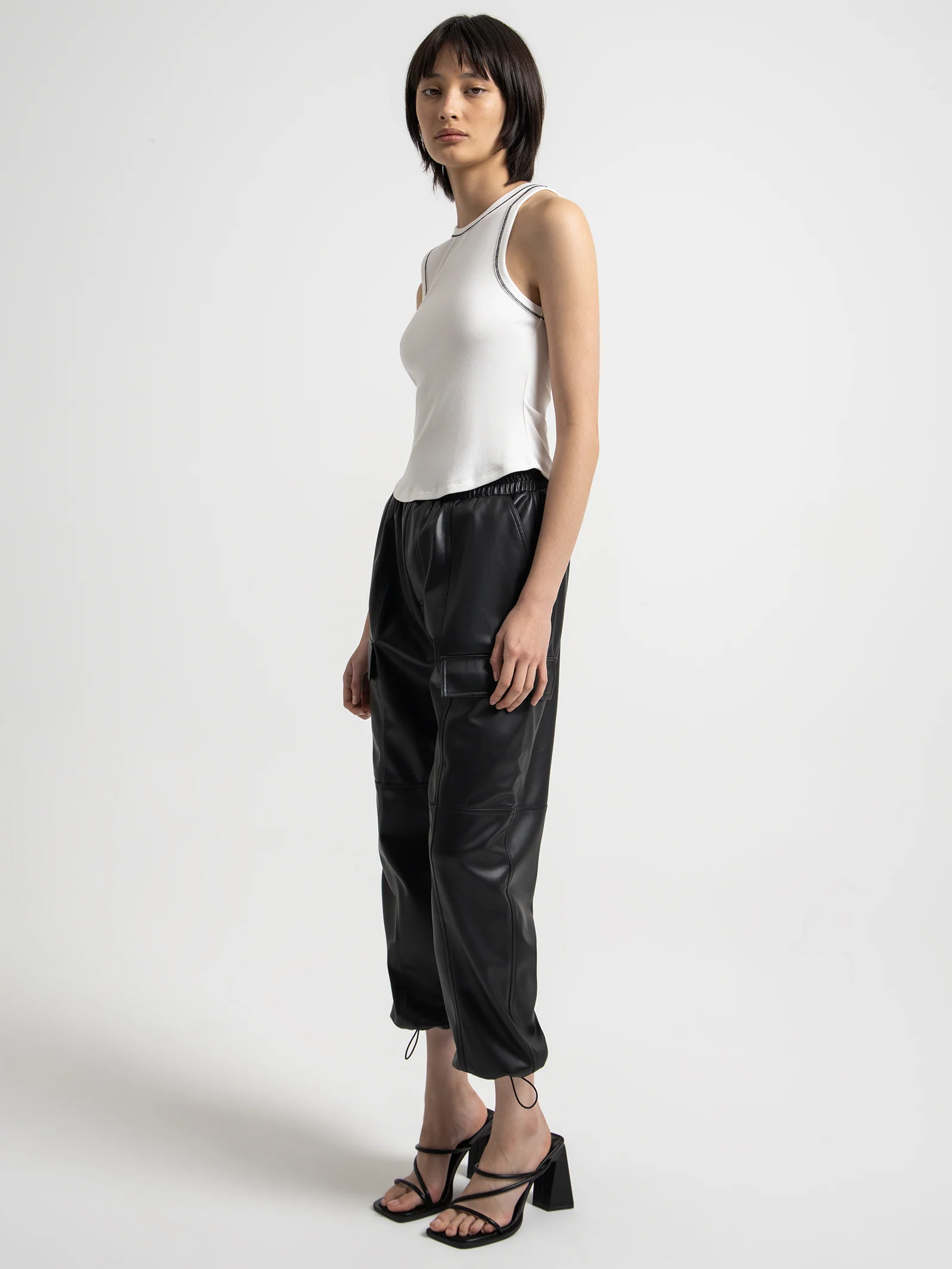 Bates Singlet - Image 4