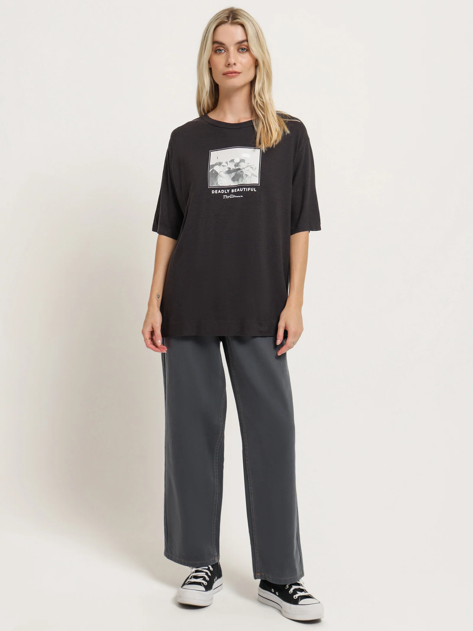 Billie Low-Rise Baggy Straight Jeans - Image 2
