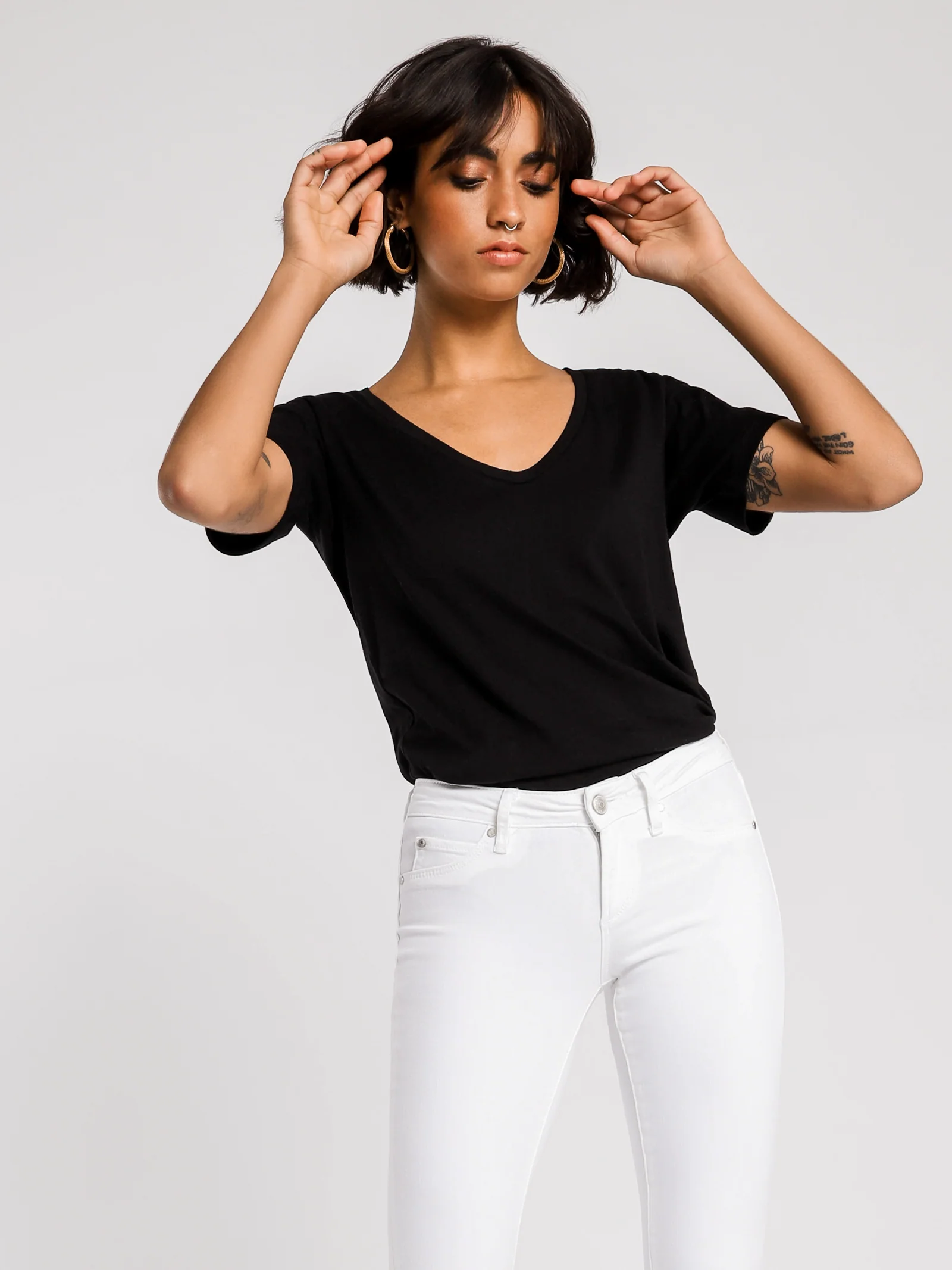 Blake Basic V Neck T-Shirt - Image 5