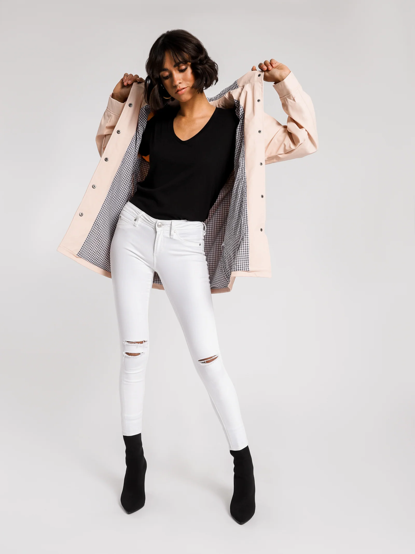 Blake Basic V Neck T-Shirt - Image 6