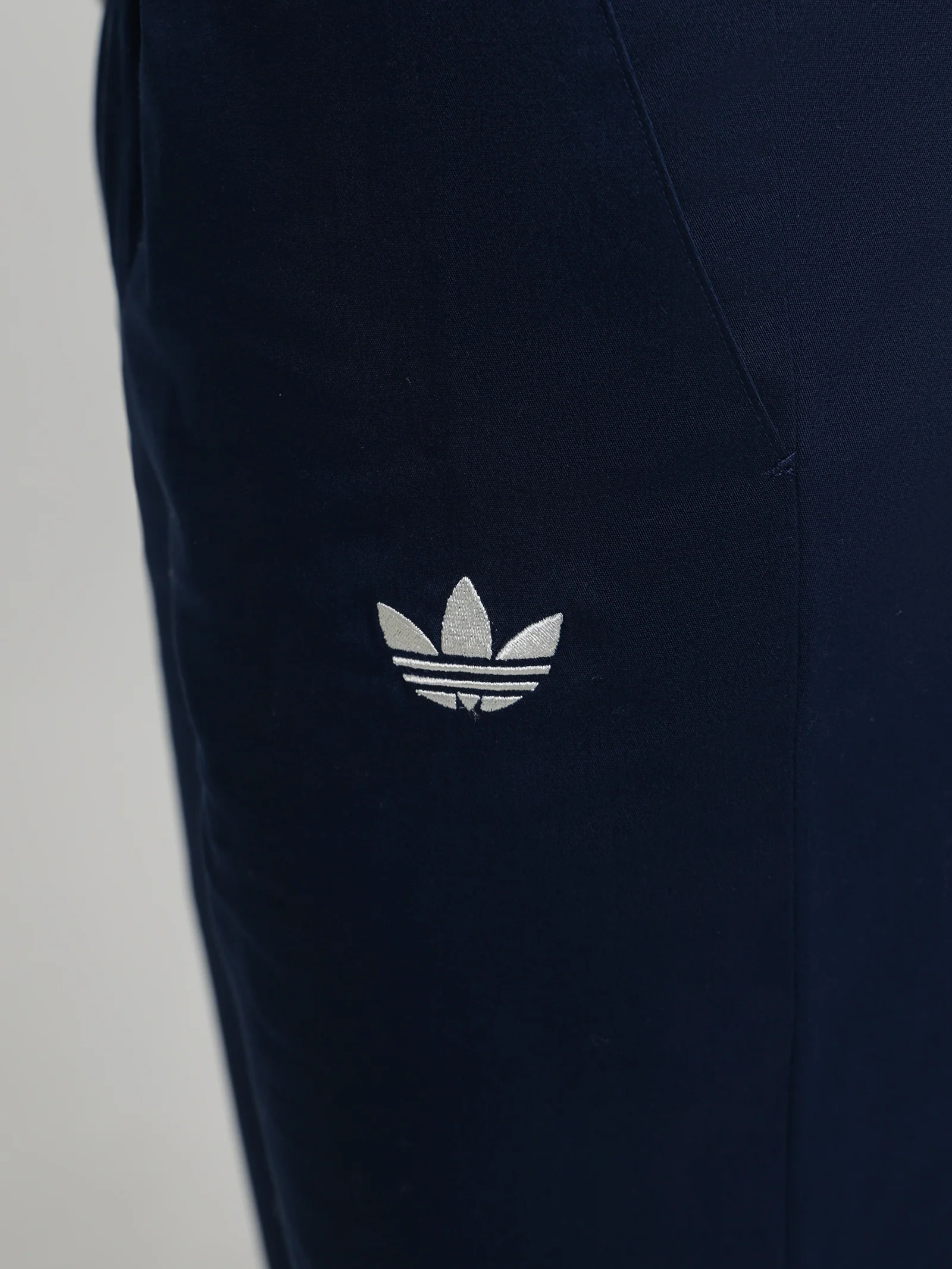 Blokepop Loose Chino Pants - Image 3