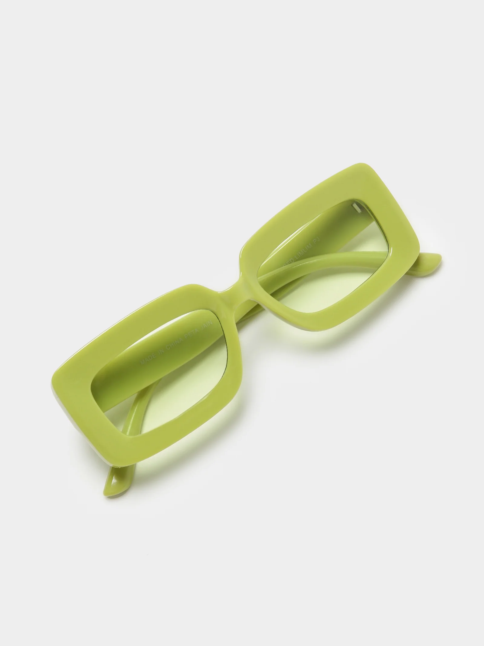 Blurred Sunglasses - Image 4