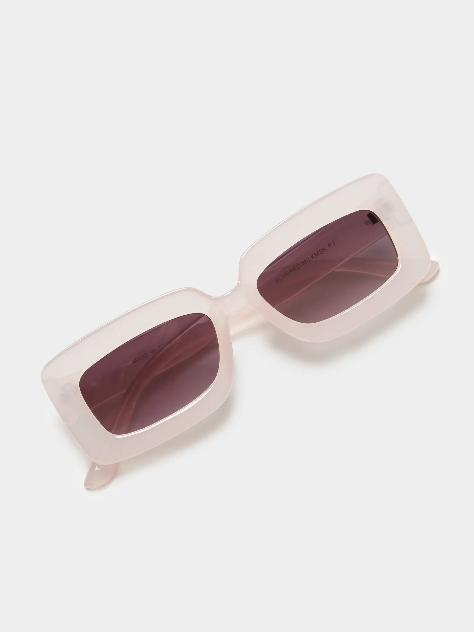 Blurred Sunglasses - Image 4