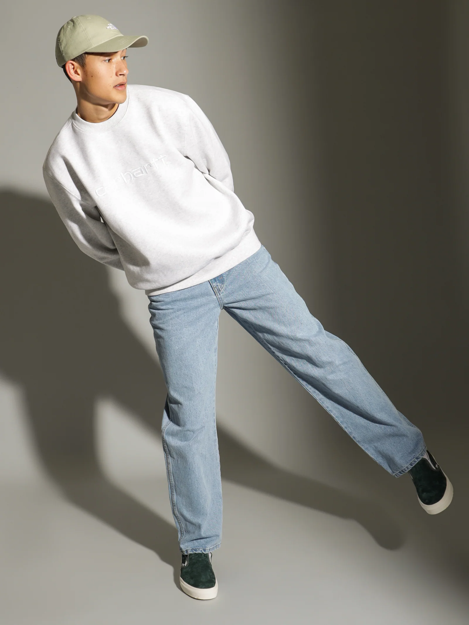 Carhartt Sweatshirt - Image 2