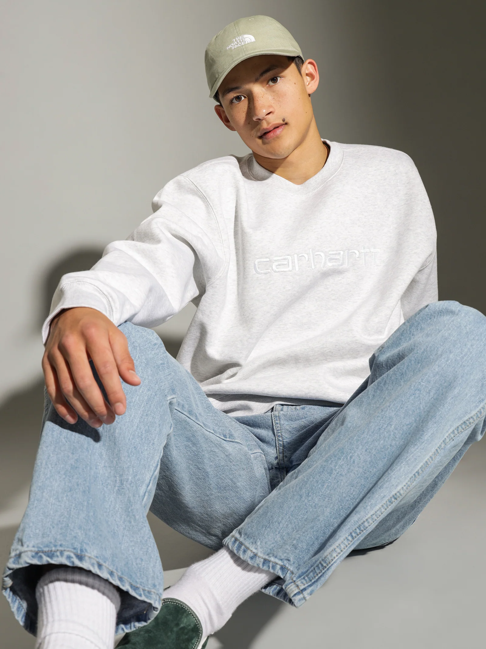 Carhartt Sweatshirt - Image 4