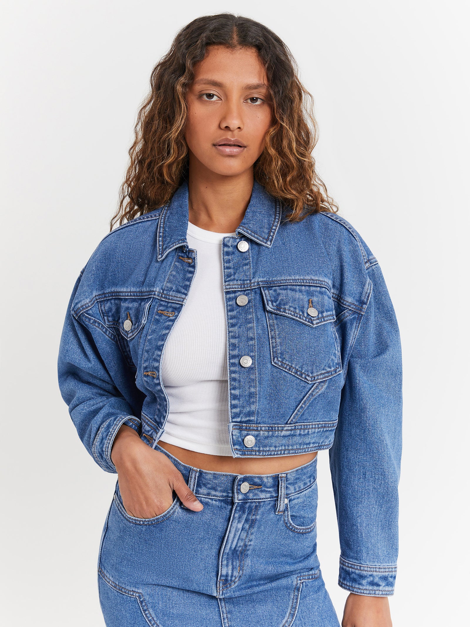 Carrie Cropped Trucker Jacket - Image 3