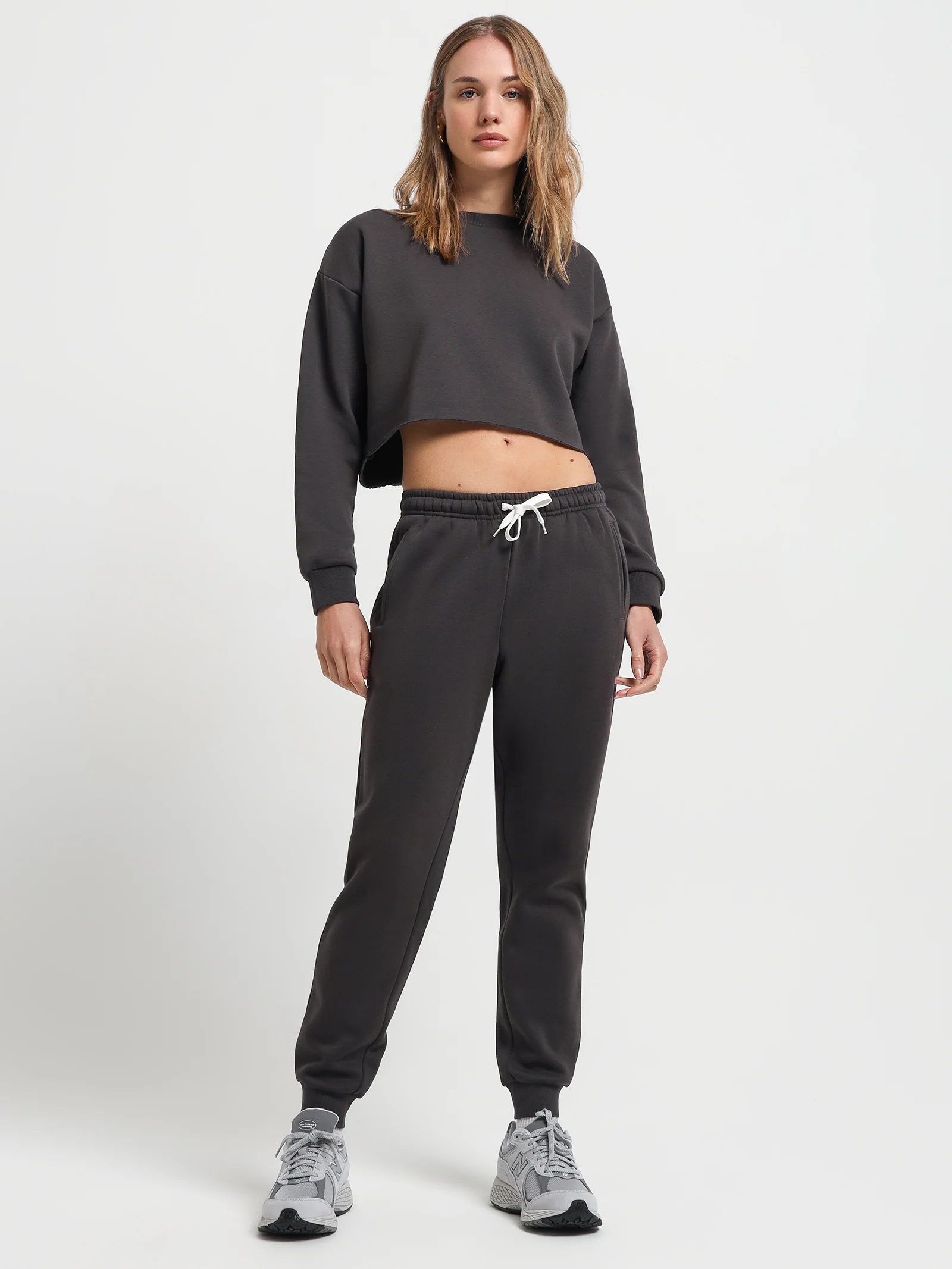 Carter Classic Cropped Sweat - Image 2