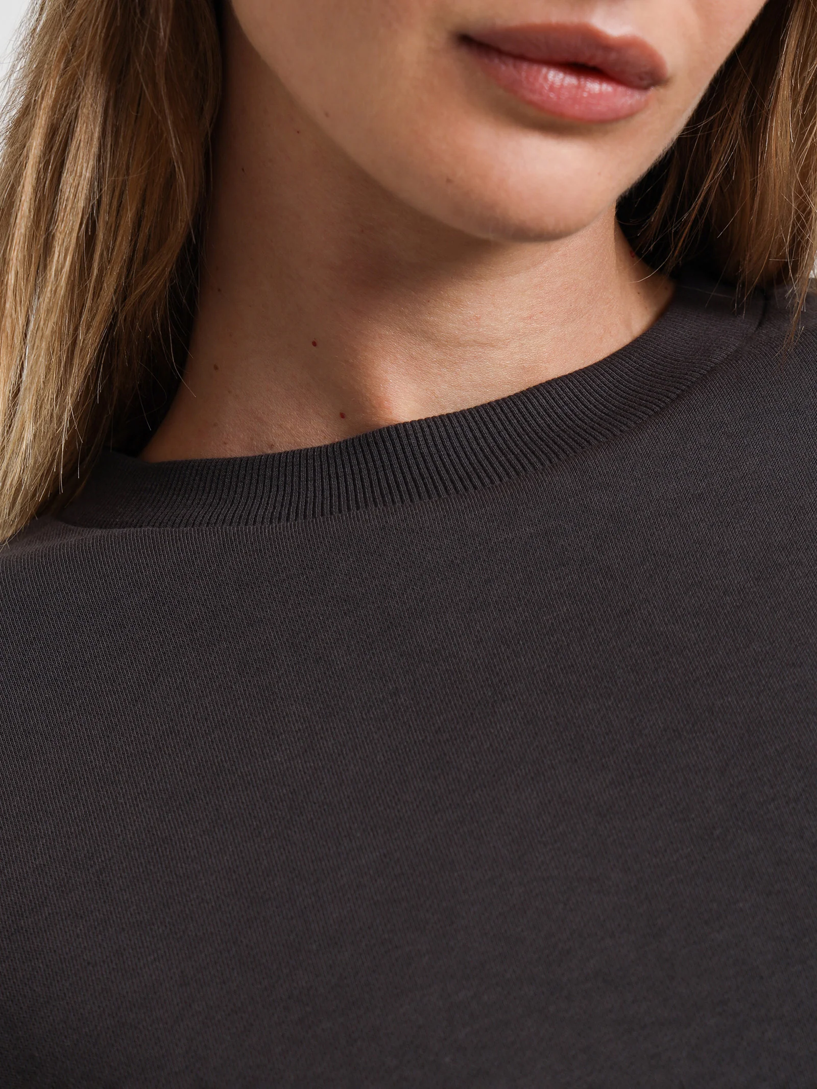 Carter Classic Cropped Sweat - Image 3