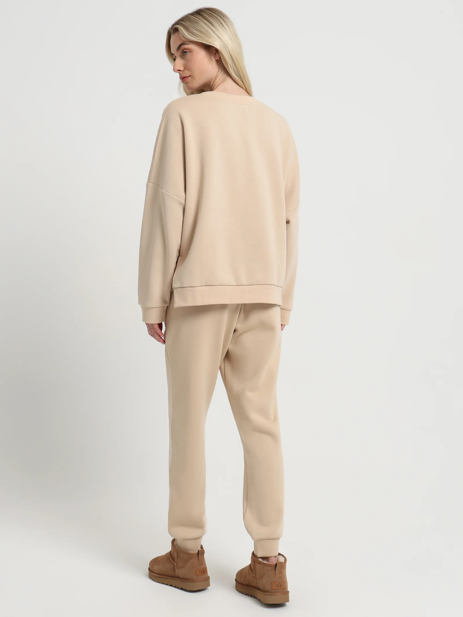 Carter Classic Oversized Sweat - Image 4
