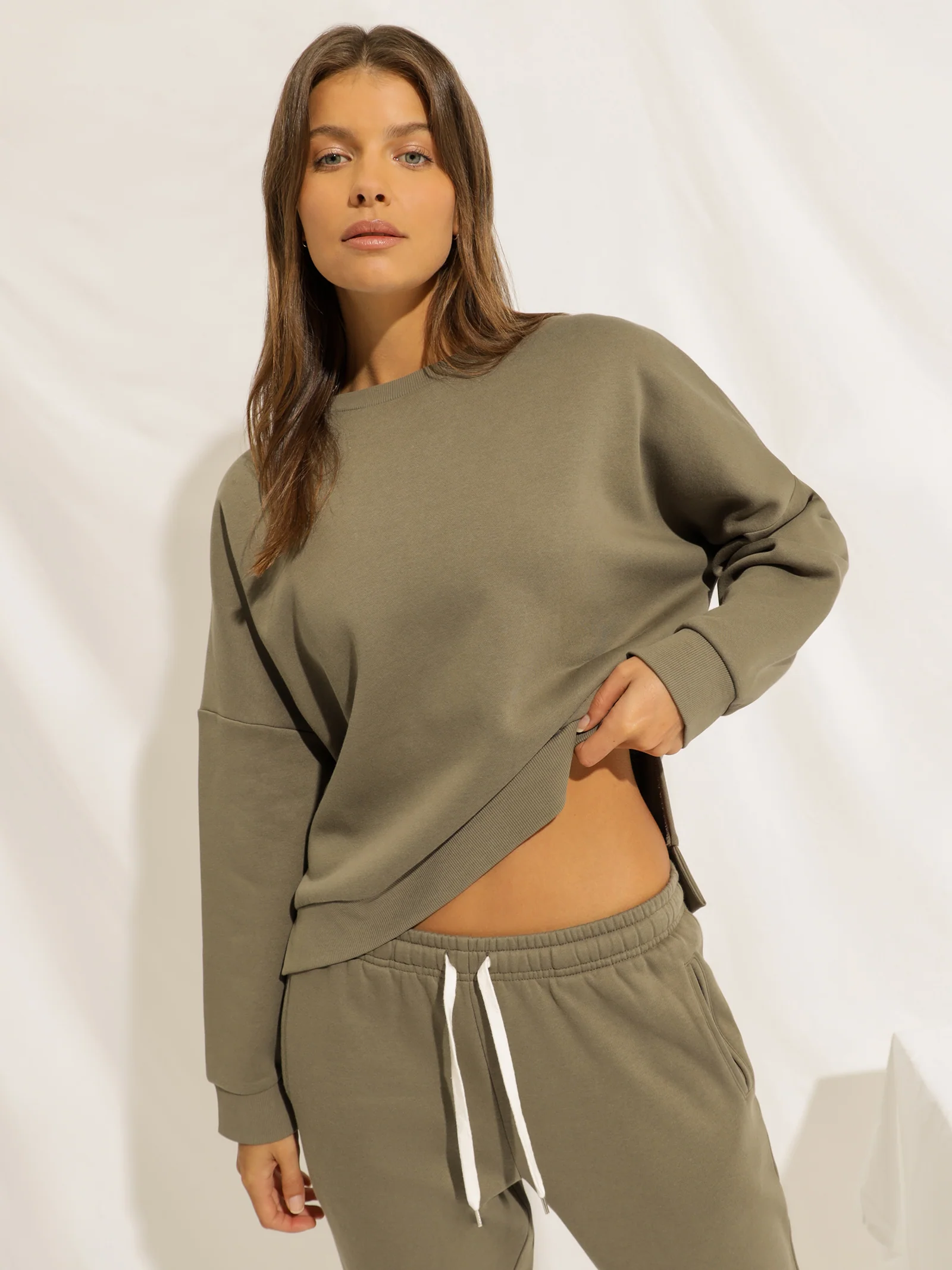Carter Classic Oversized Sweater - Image 3
