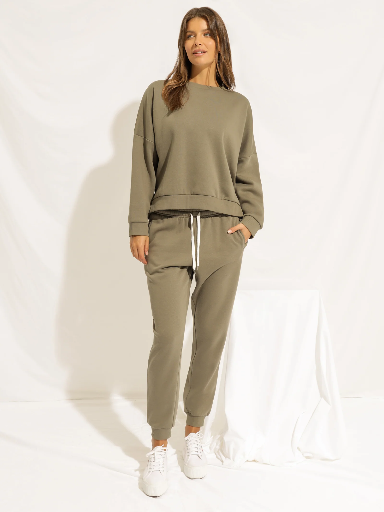 Carter Classic Oversized Sweater - Image 4