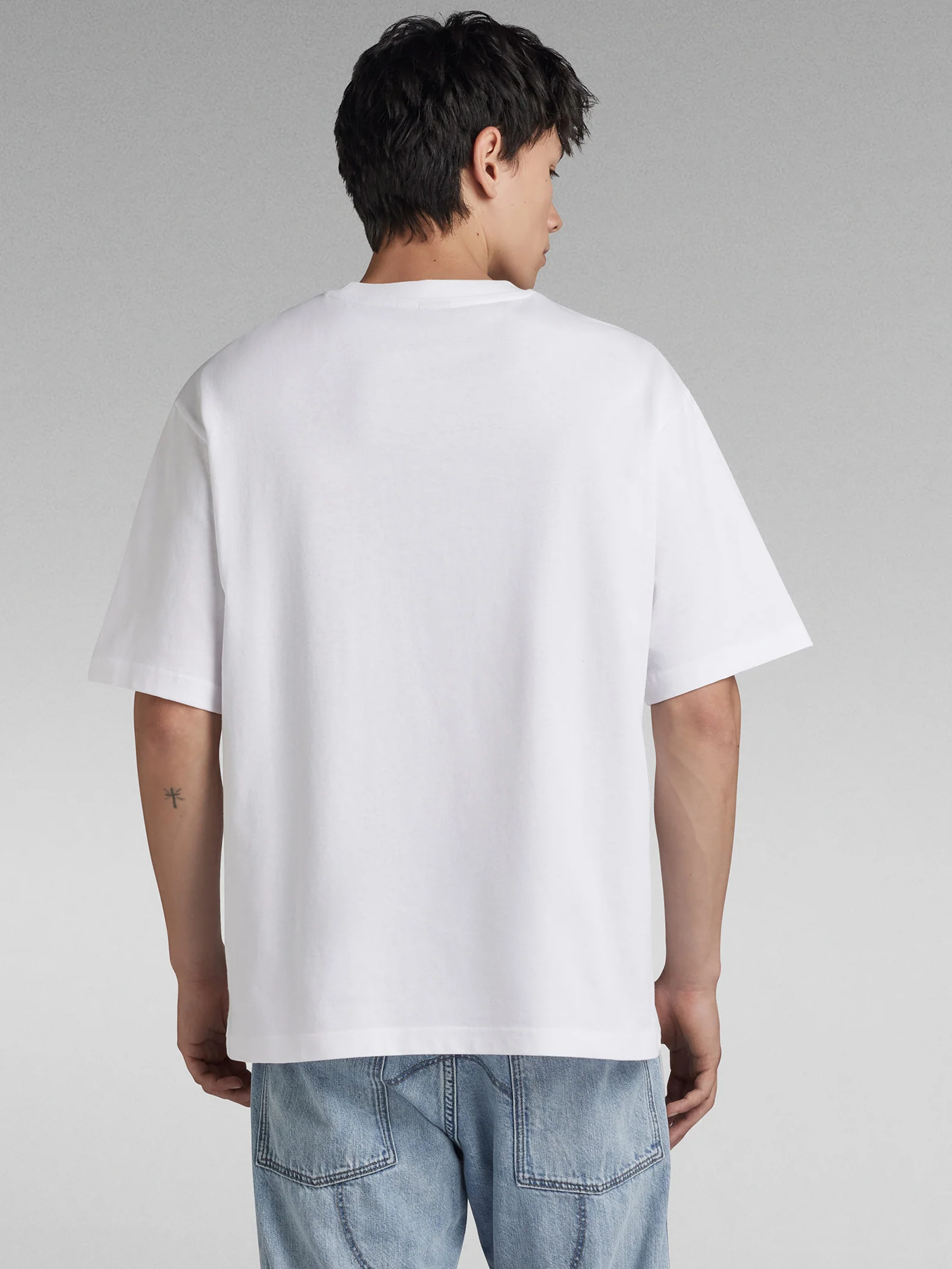 Center Chest Boxy R T-Shirt - Image 5