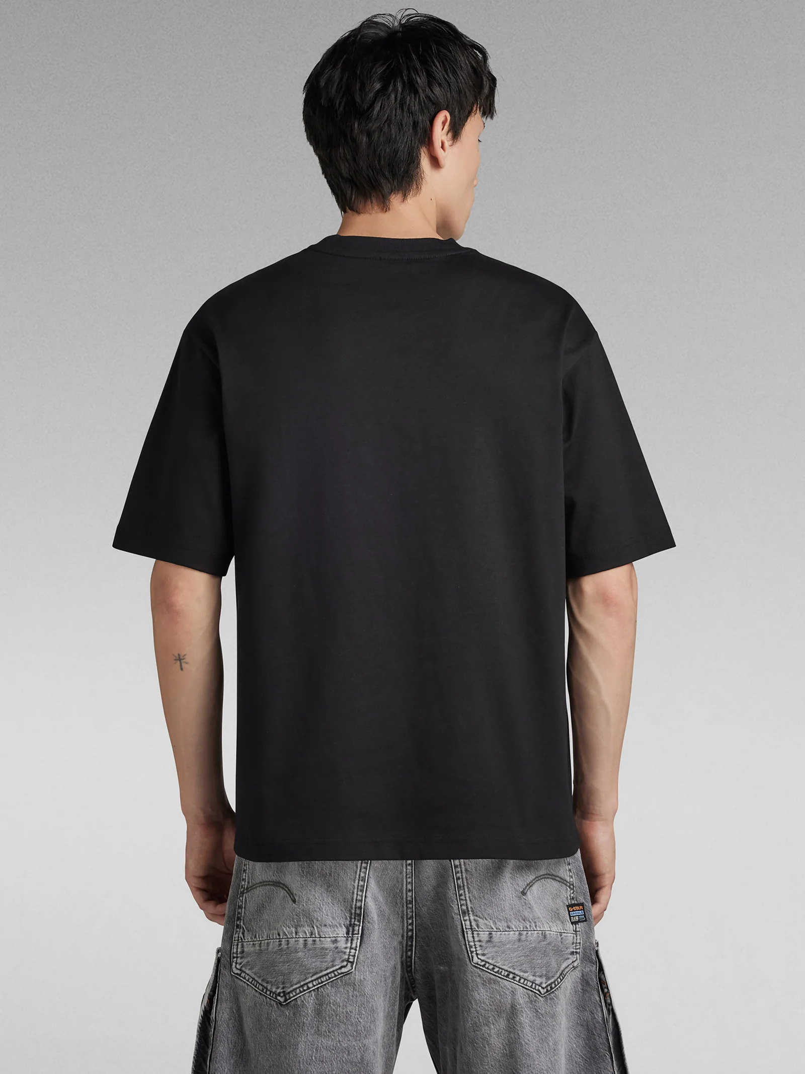 Center Chest Boxy R T-Shirt - Image 5