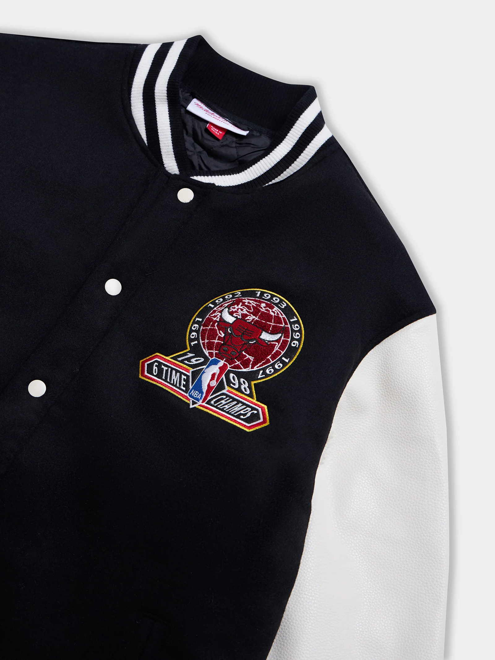 Champions Bulls Jacket - Image 3