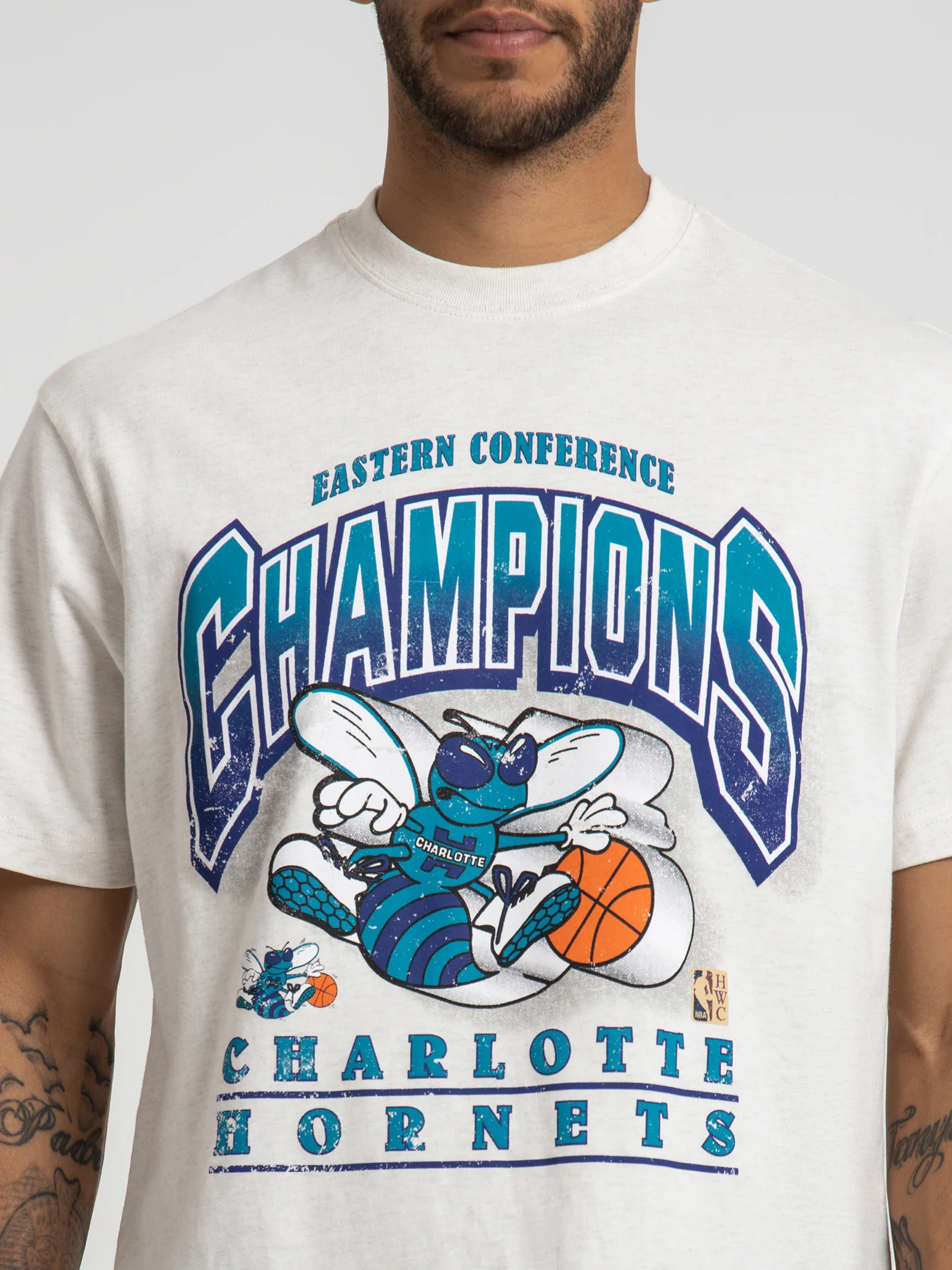 Charlotte Hornets Bevelled T-Shirt - Image 3