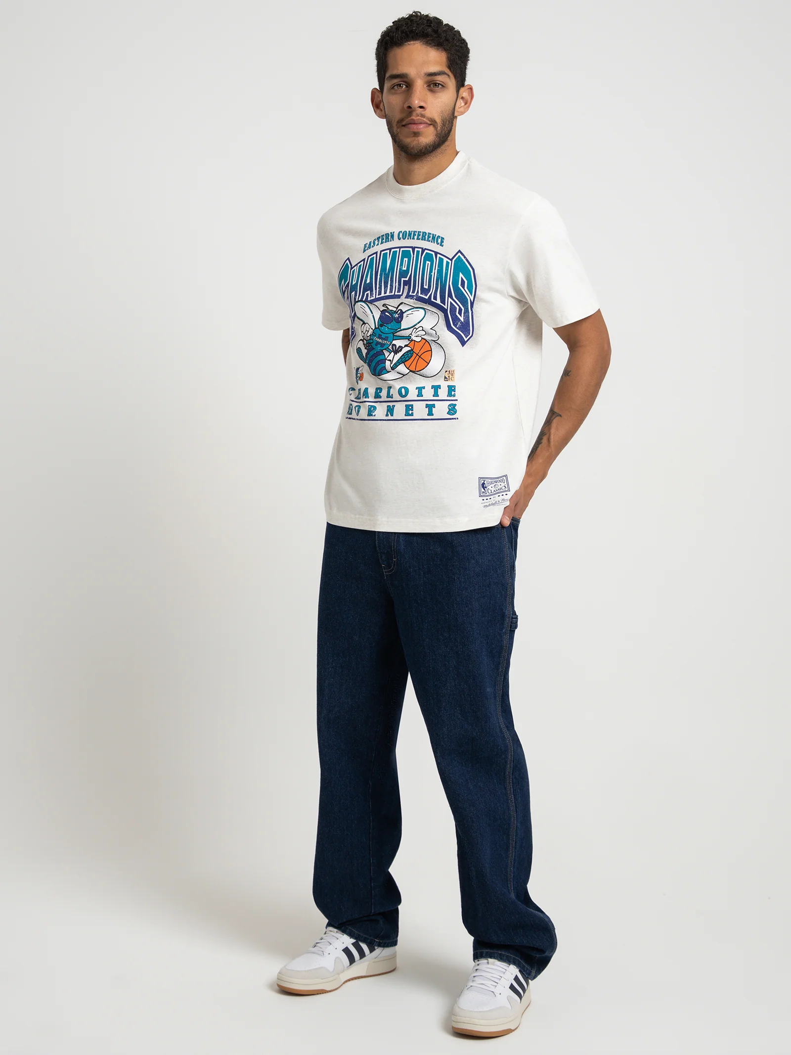 Charlotte Hornets Bevelled T-Shirt - Image 4
