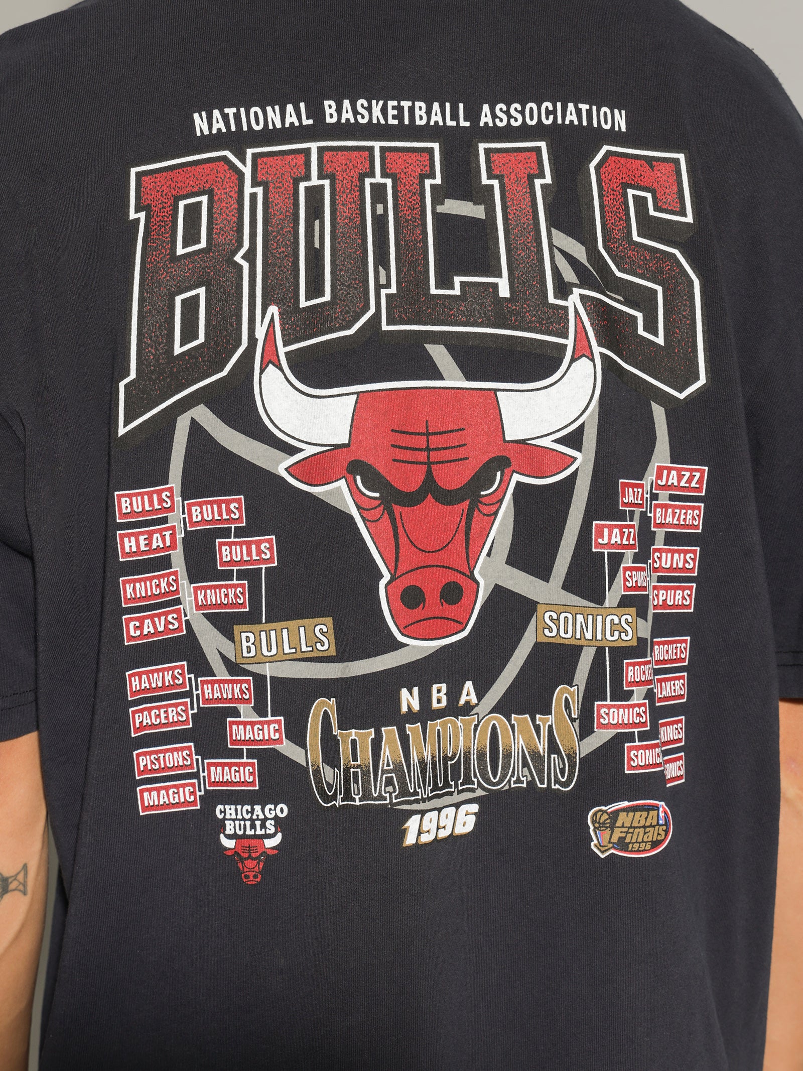 Chicago Bulls Vintage T-Shirt - Image 6