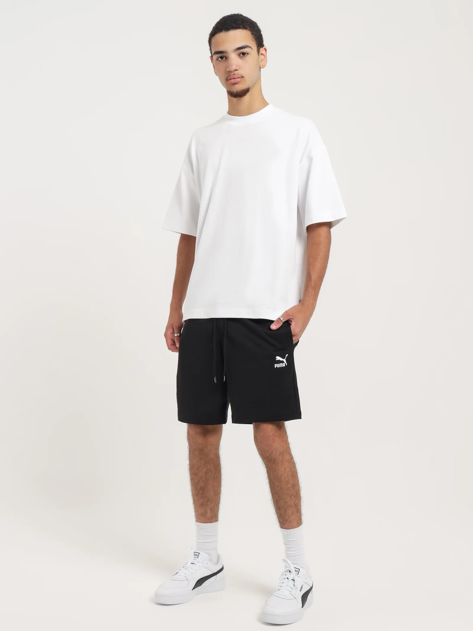 Classics Logo 8 Shorts - Image 5