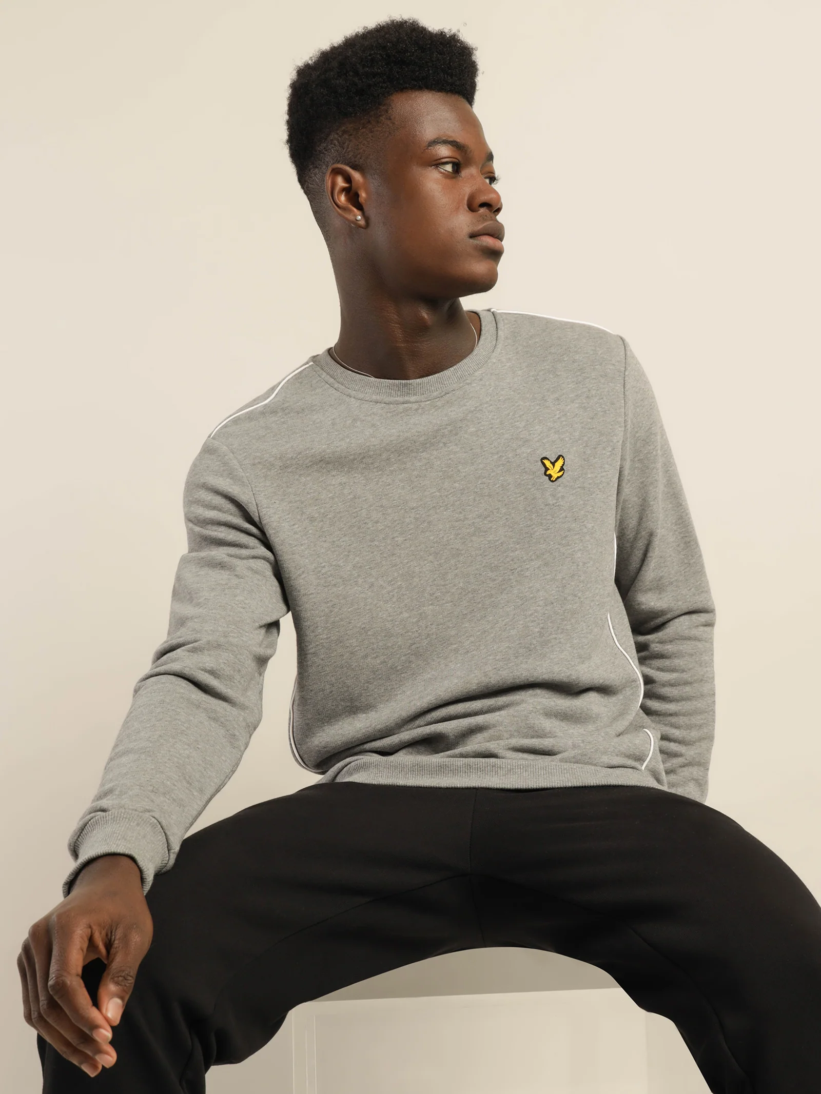 Contrast Piping Crew Neck Sweater - Image 4