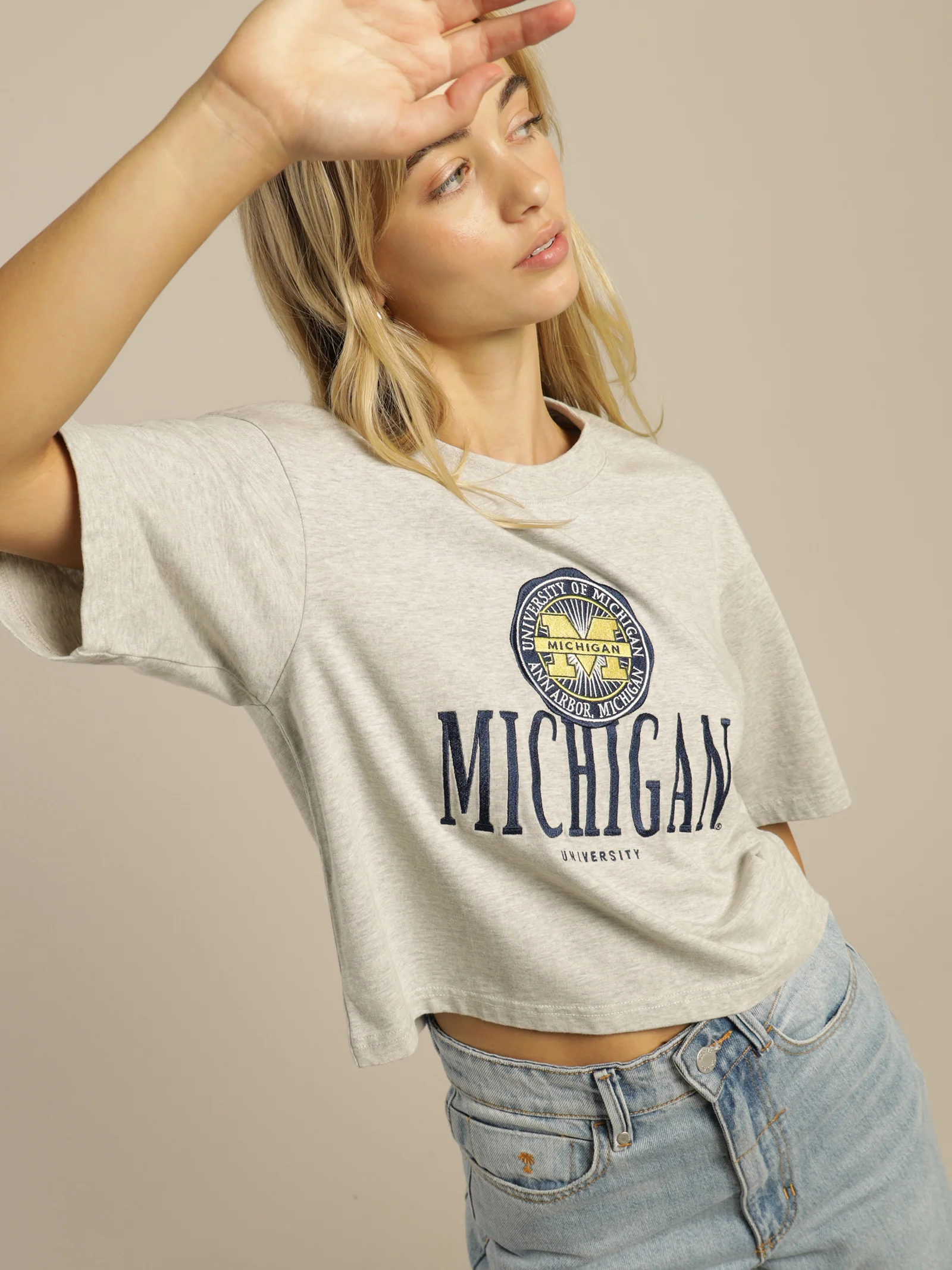 Crop Uni Stack Logo T-Shirt - Image 2