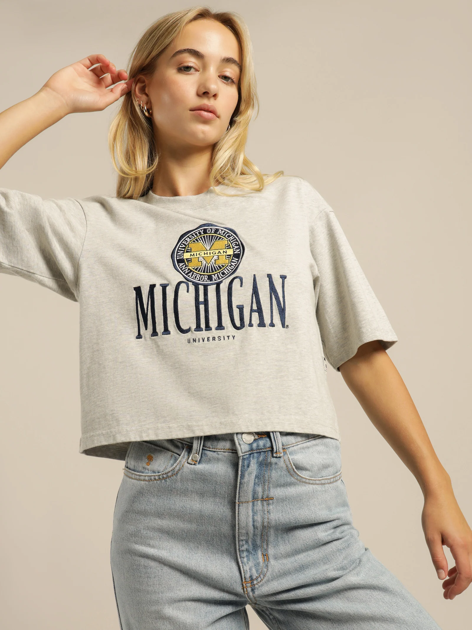 Crop Uni Stack Logo T-Shirt - Image 3