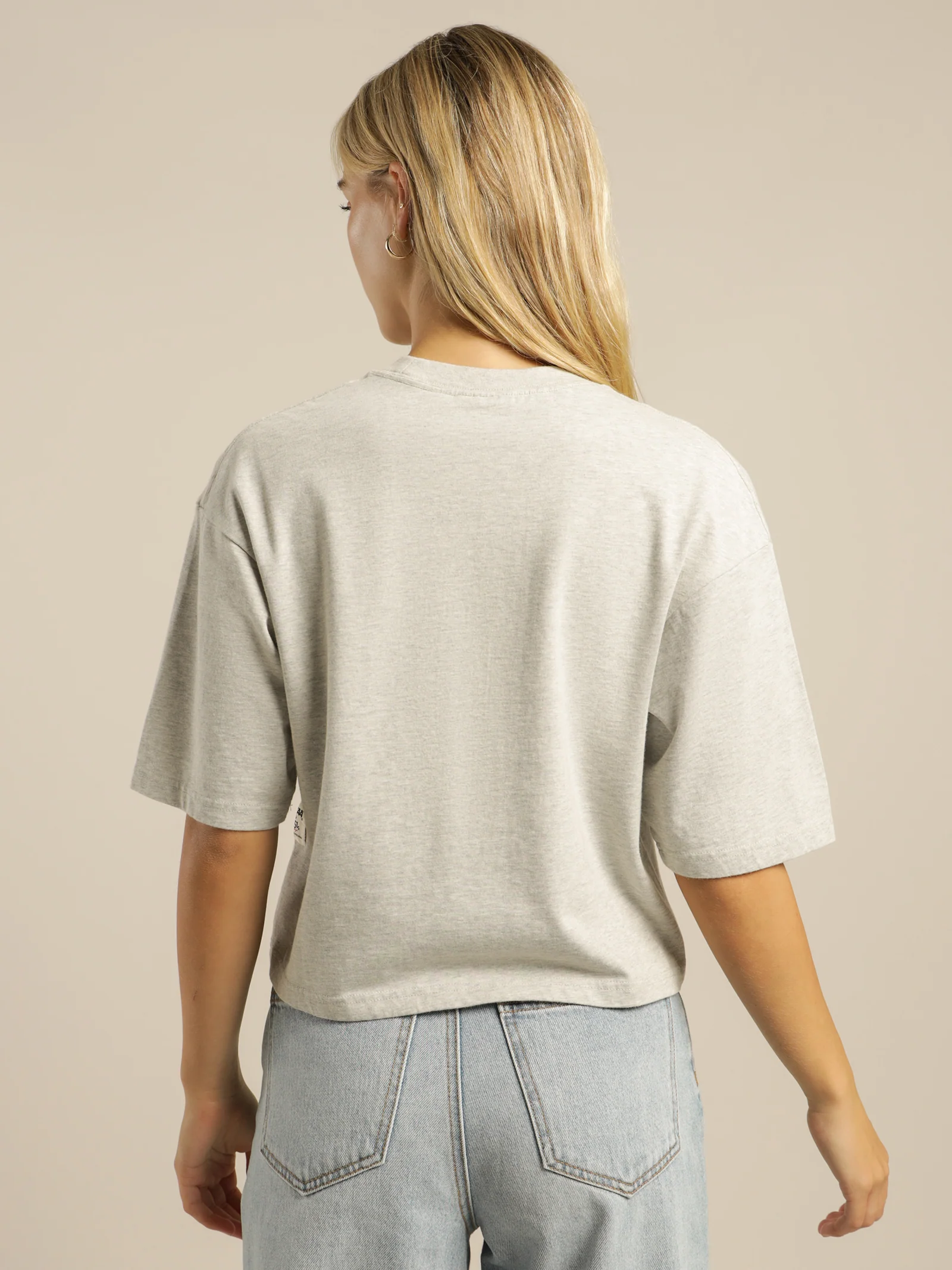 Crop Uni Stack Logo T-Shirt - Image 7