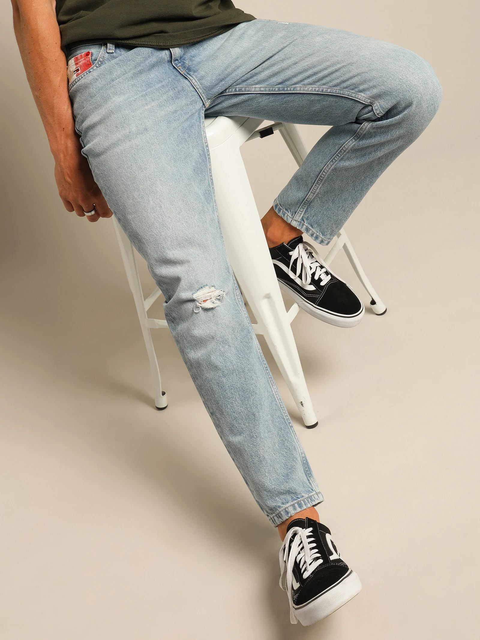 Dad Tapered Jeans - Image 3