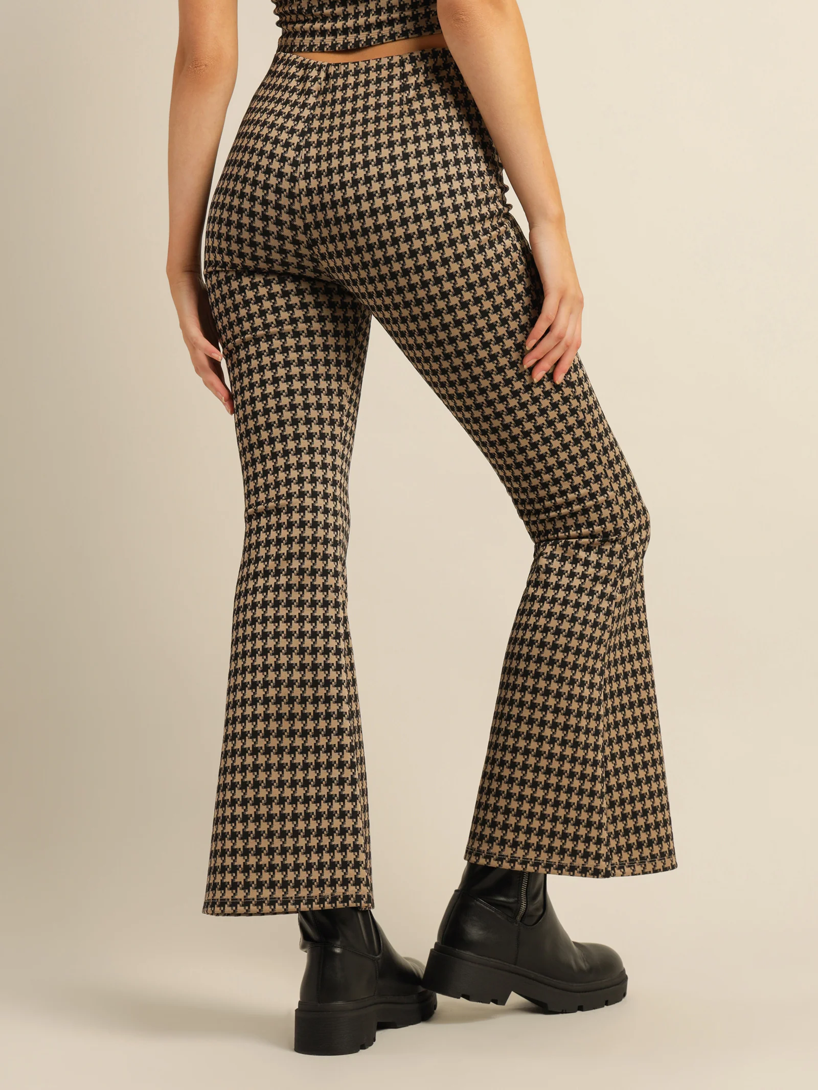Dana Flares - Image 5