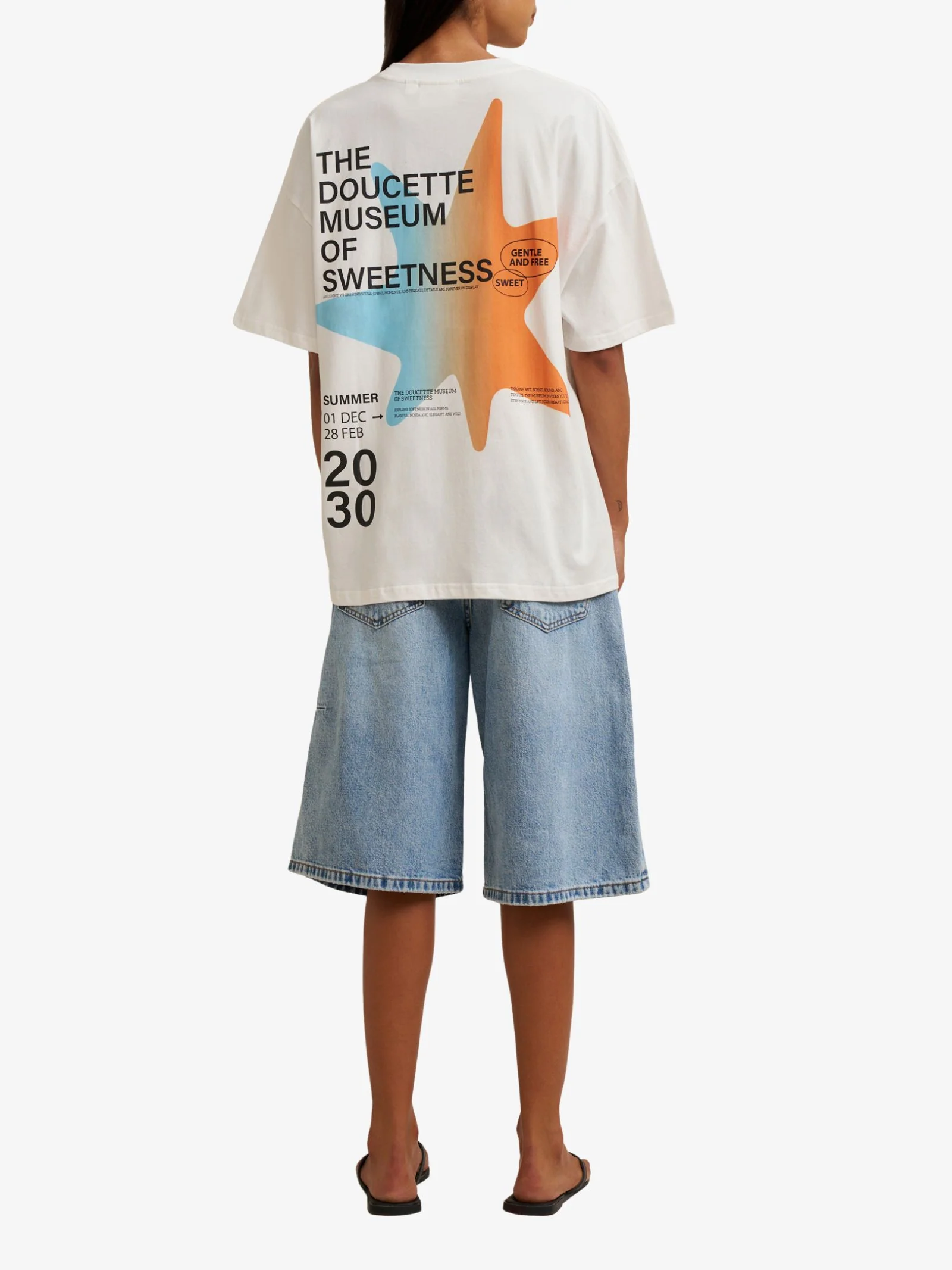 Unisex Museum Box Tee - Image 6