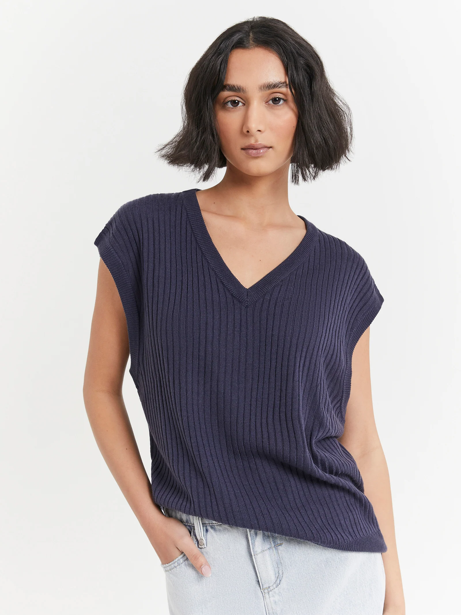 Endless Knit Vest - Image 3