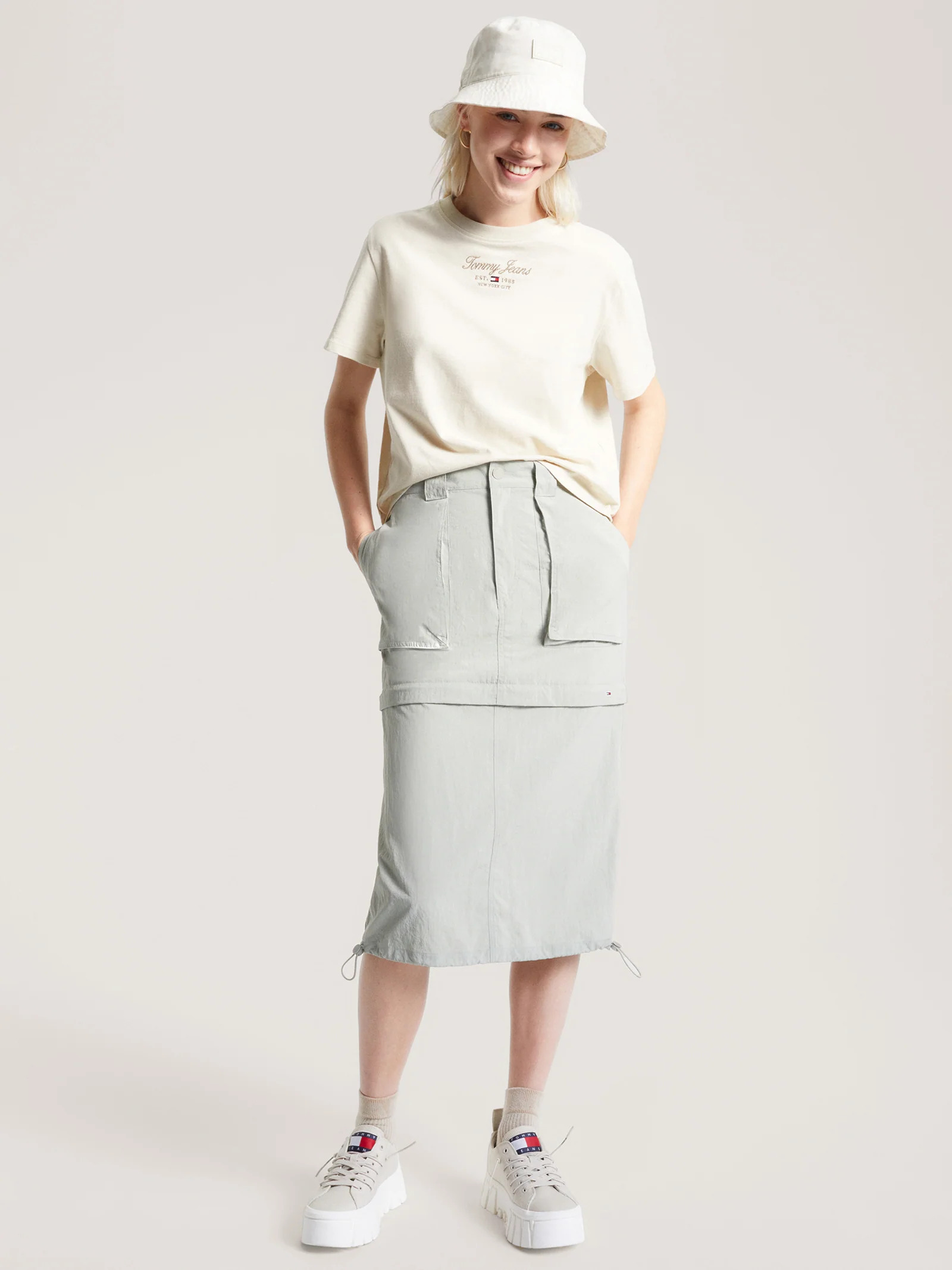 Essential Classic Fit Logo T-Shirt - Image 2