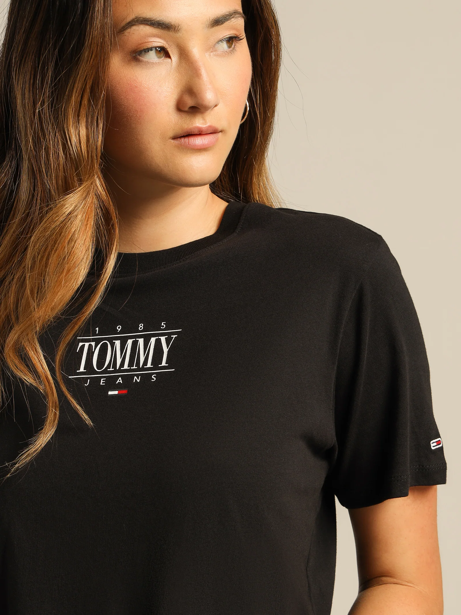 Essential Cropped Logo T-Shirt - Image 3
