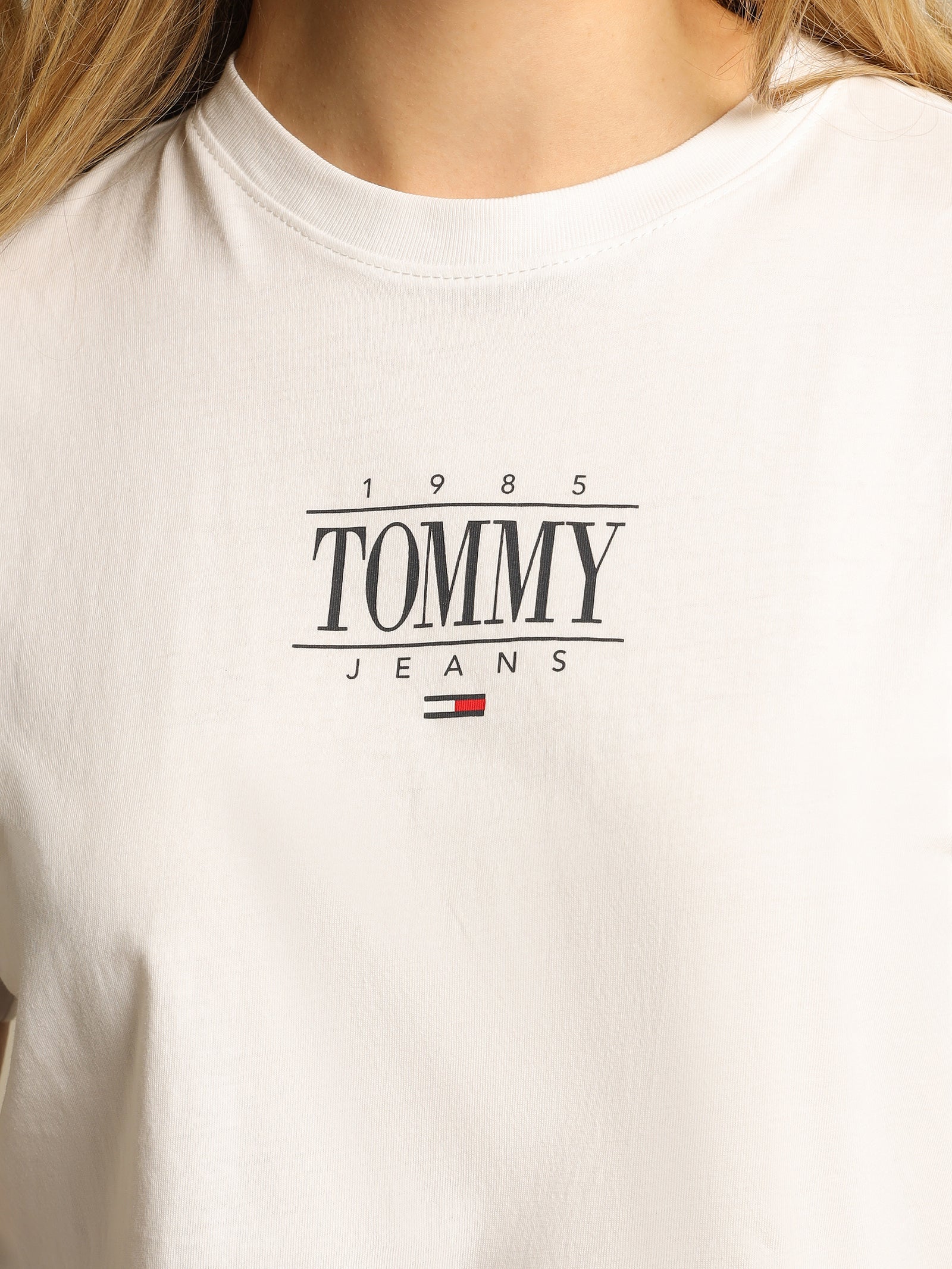 Essential Cropped Logo T-Shirt - Image 5