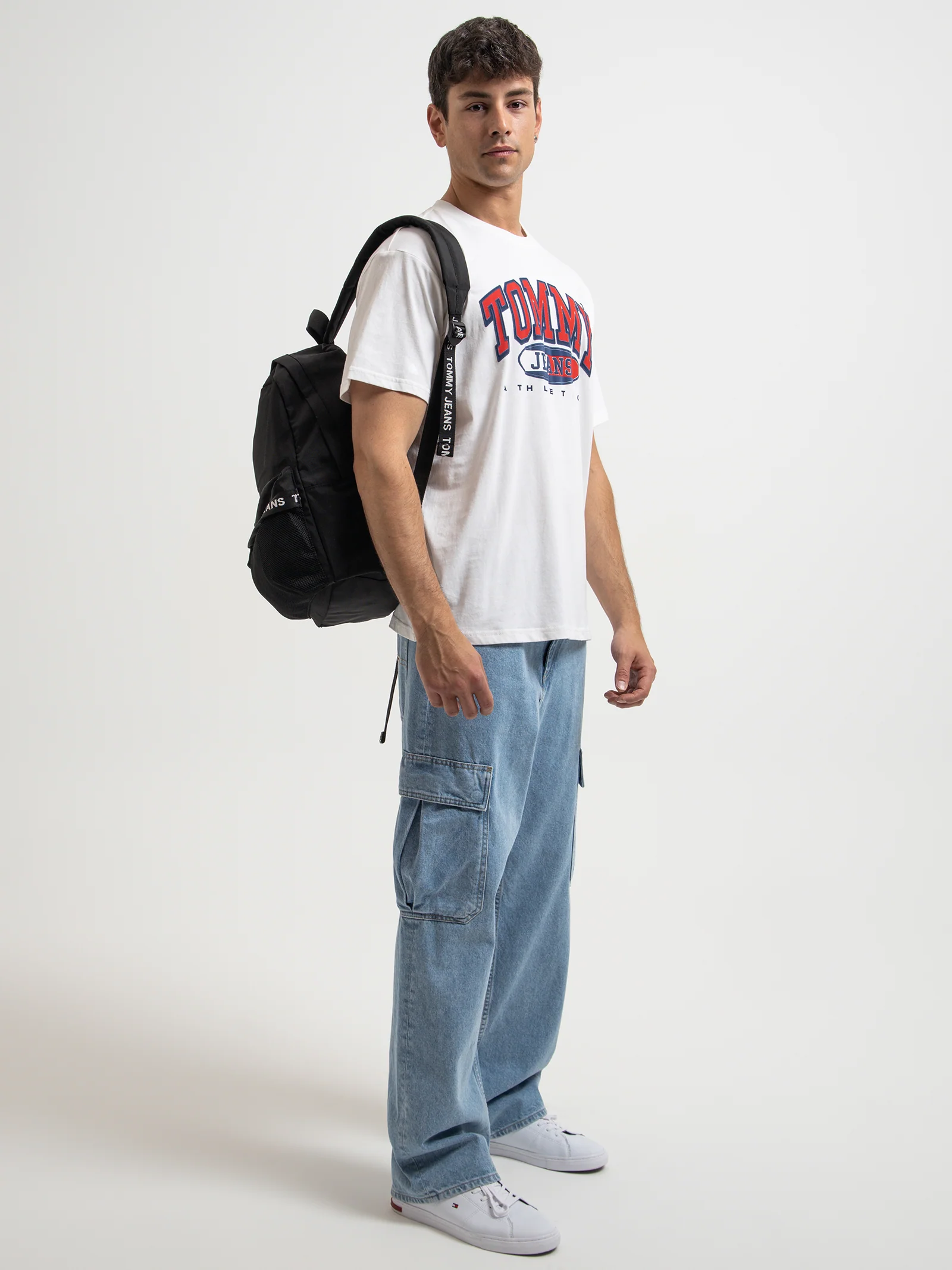 Essential Graphic Logo Relaxed Fit T-Shirt - Image 2