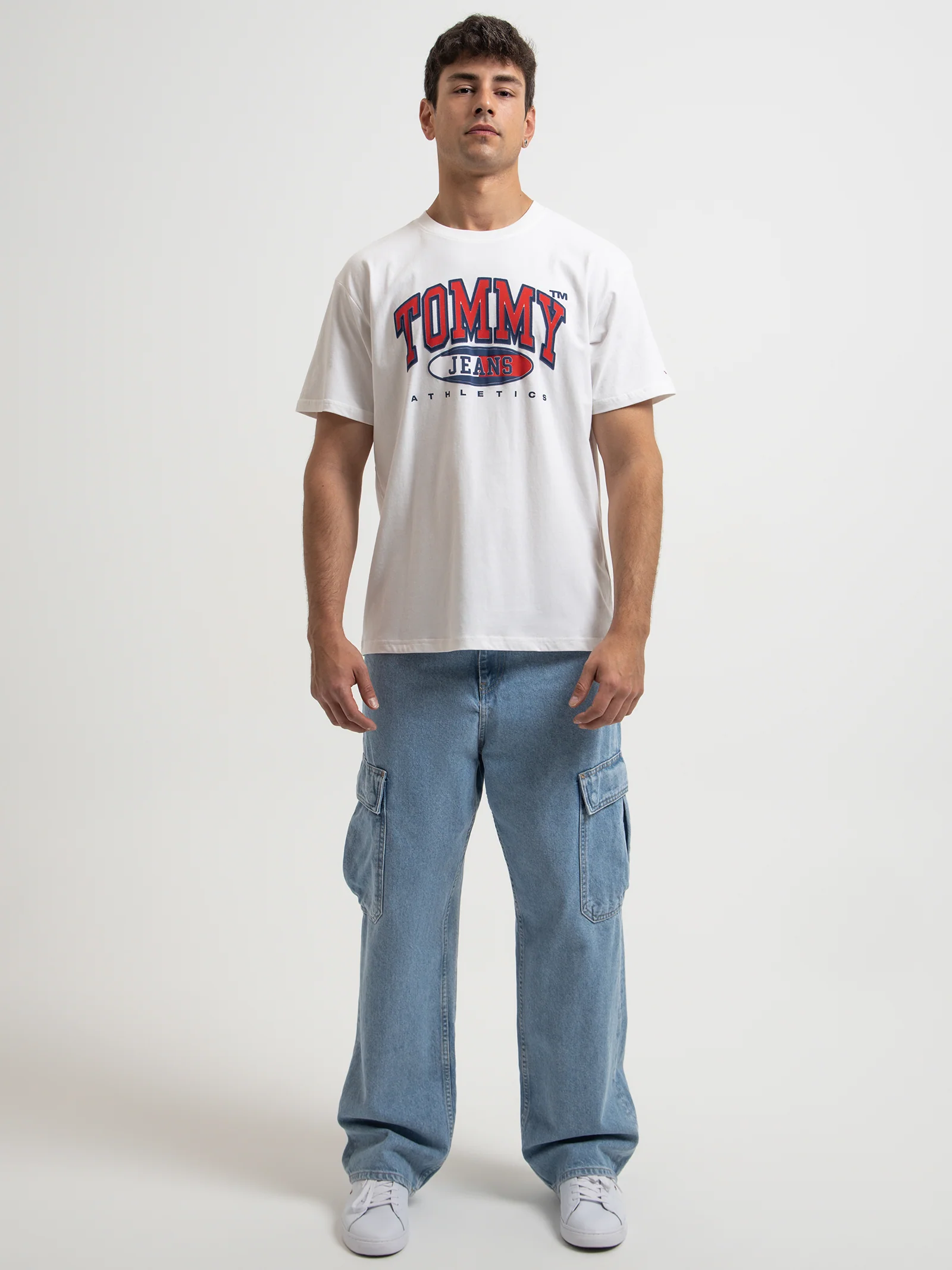 Essential Graphic Logo Relaxed Fit T-Shirt - Image 4