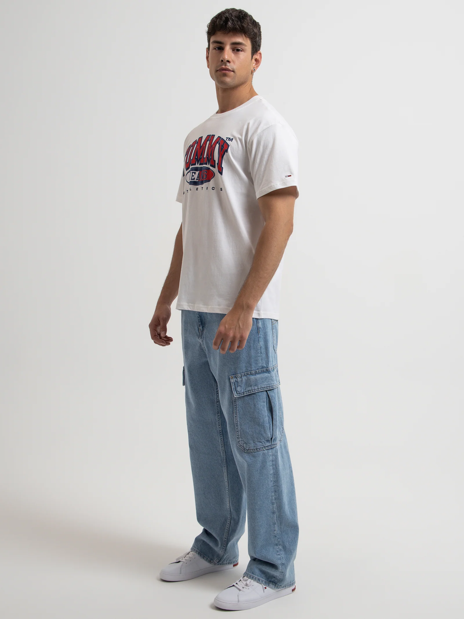 Essential Graphic Logo Relaxed Fit T-Shirt - Image 5