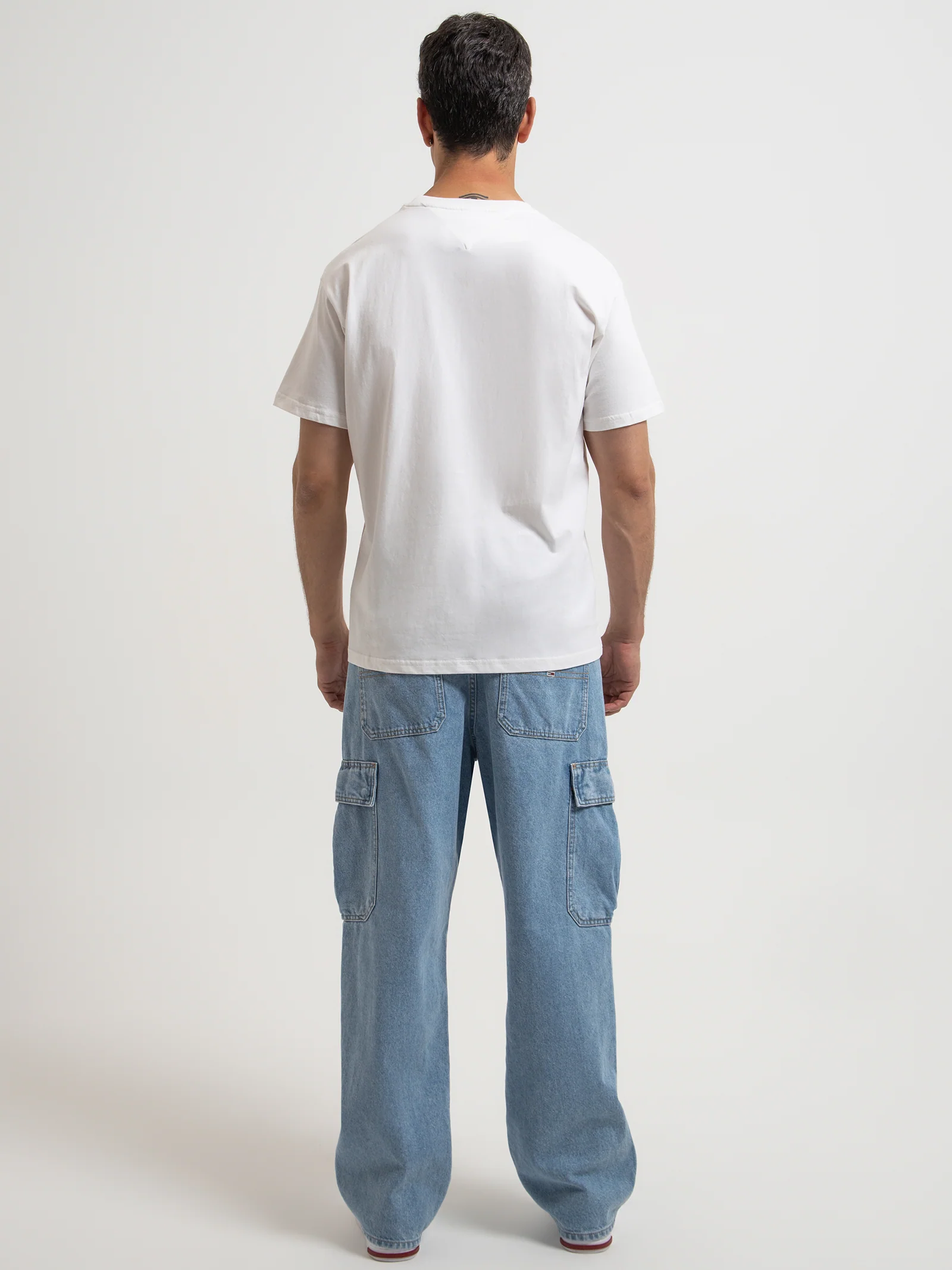 Essential Graphic Logo Relaxed Fit T-Shirt - Image 6