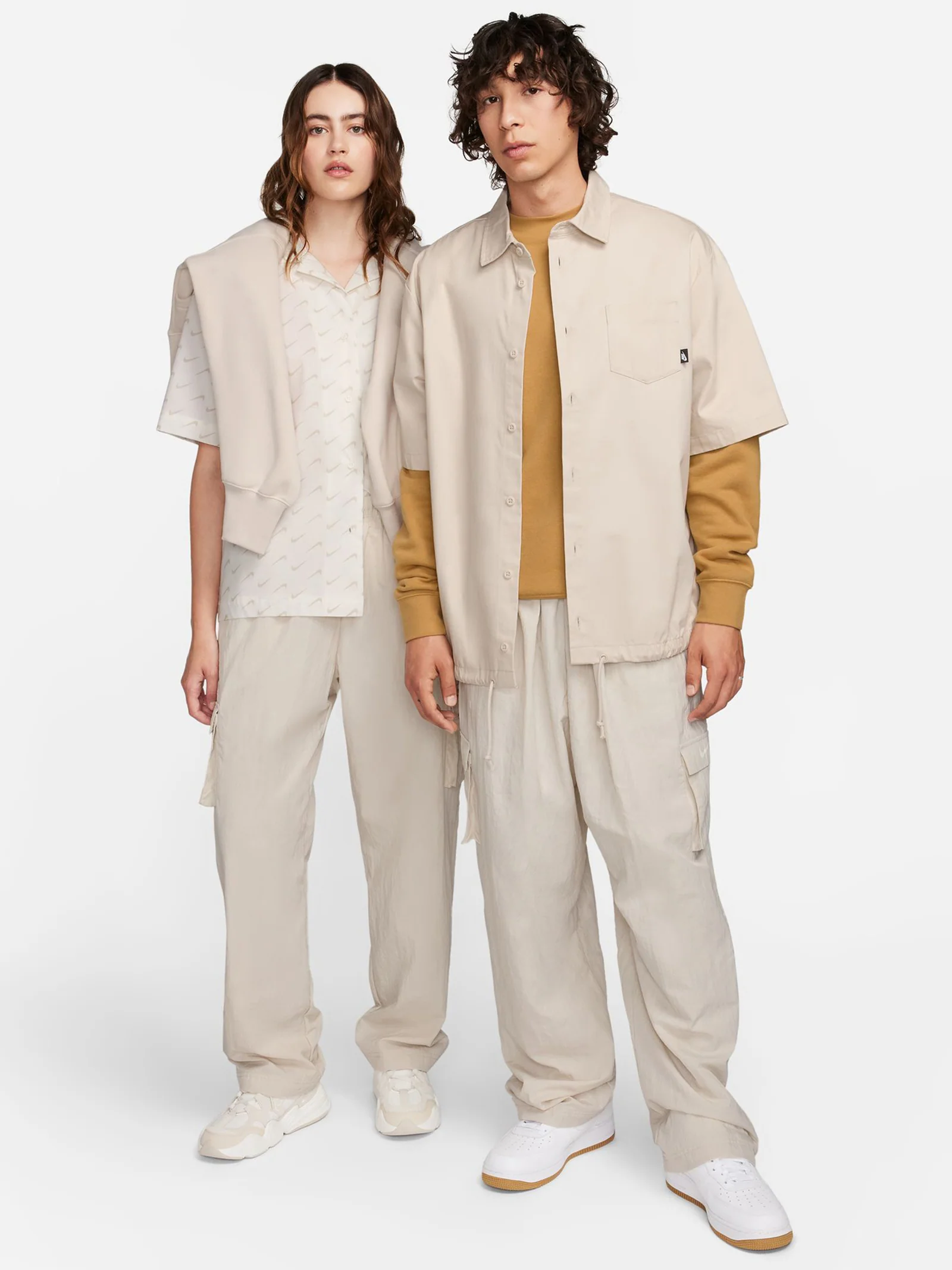 Essential High Rise Woven Cargo Pants - Image 2