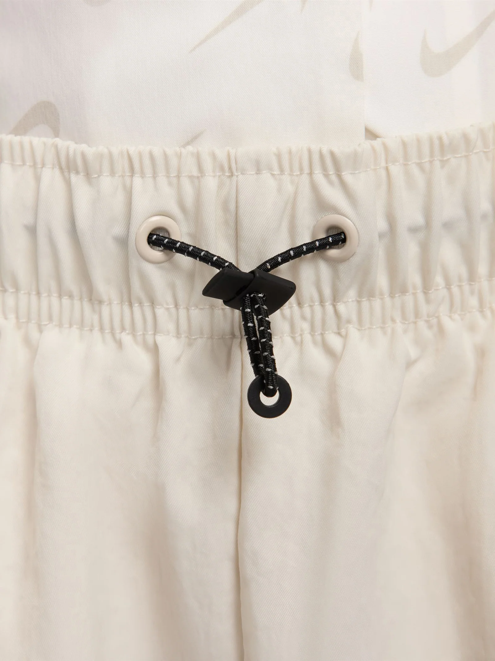 Essential High Rise Woven Cargo Pants - Image 4