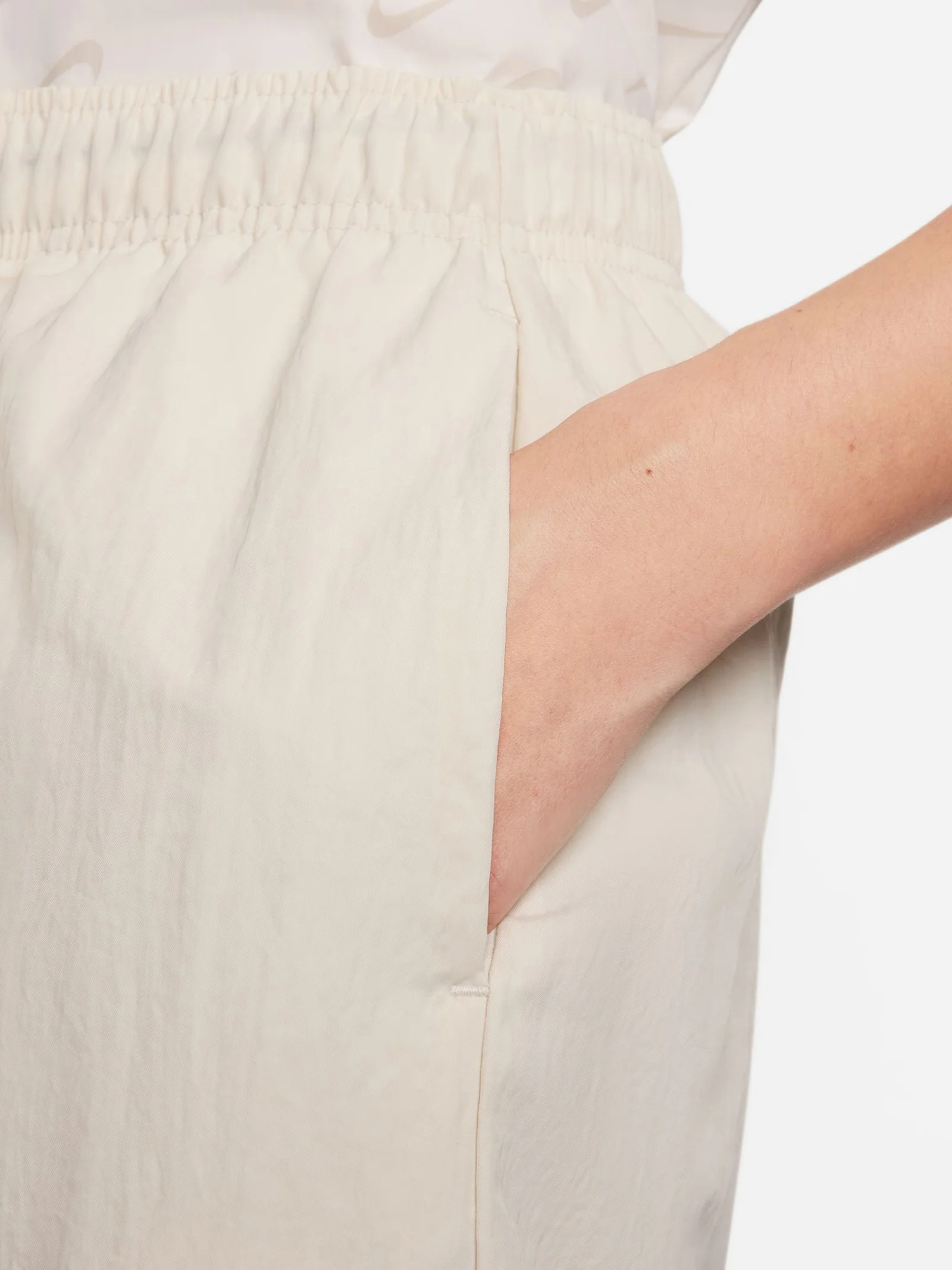 Essential High Rise Woven Cargo Pants - Image 5